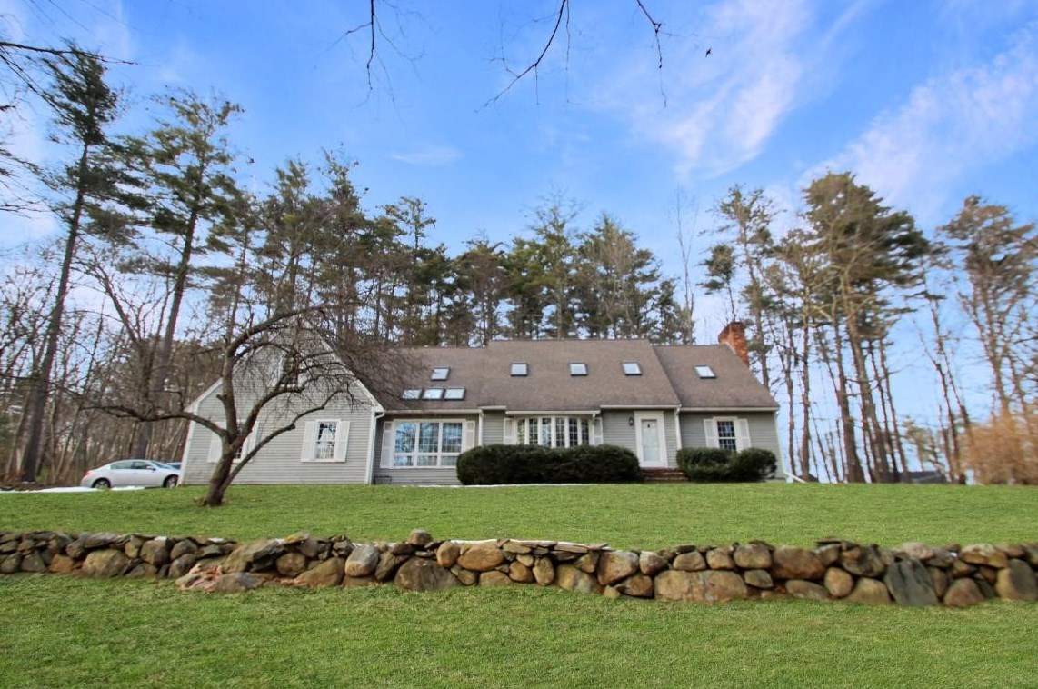 45 Coventry Rd, Atkinson, NH 03811