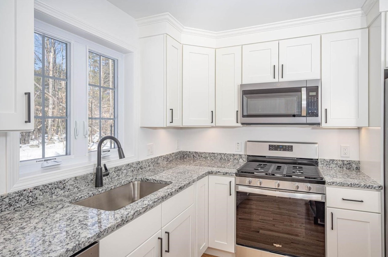 489 High St, Concord, NH 03303