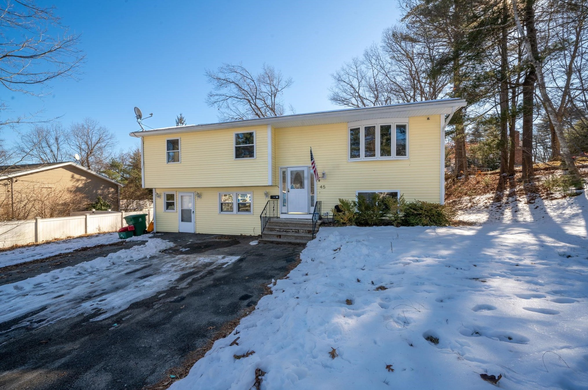 45 Damon Ave, Nashua, NH 03064