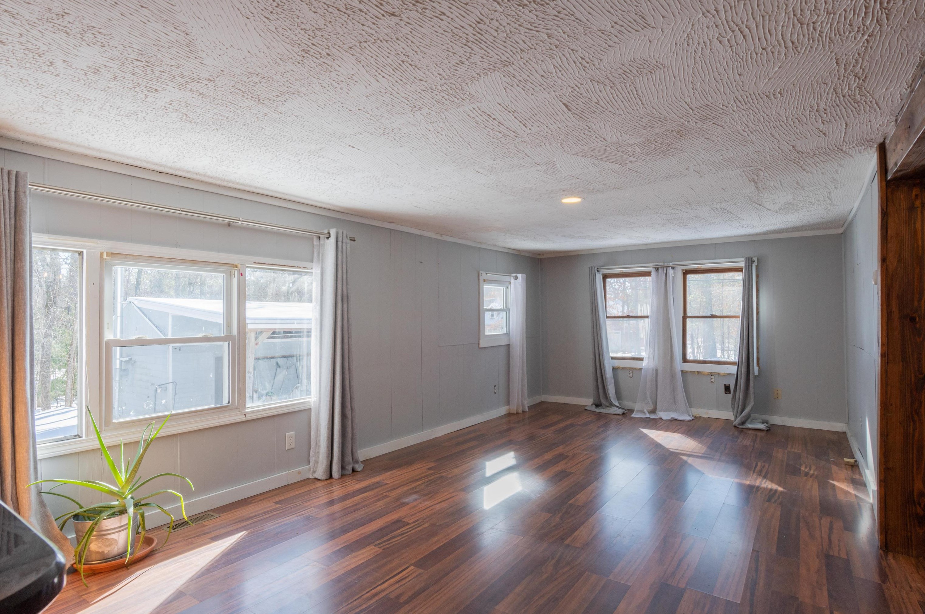69 Averill Rd, Brookline, NH 03033