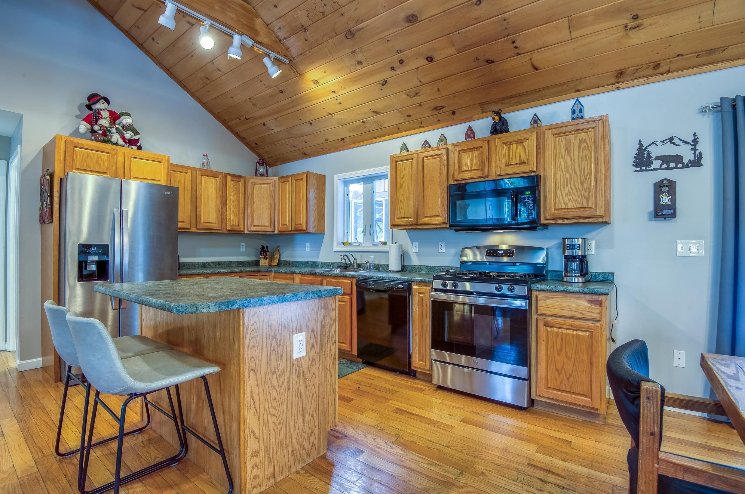 153 Brenner Dr, Albany NH  03818-6910 exterior