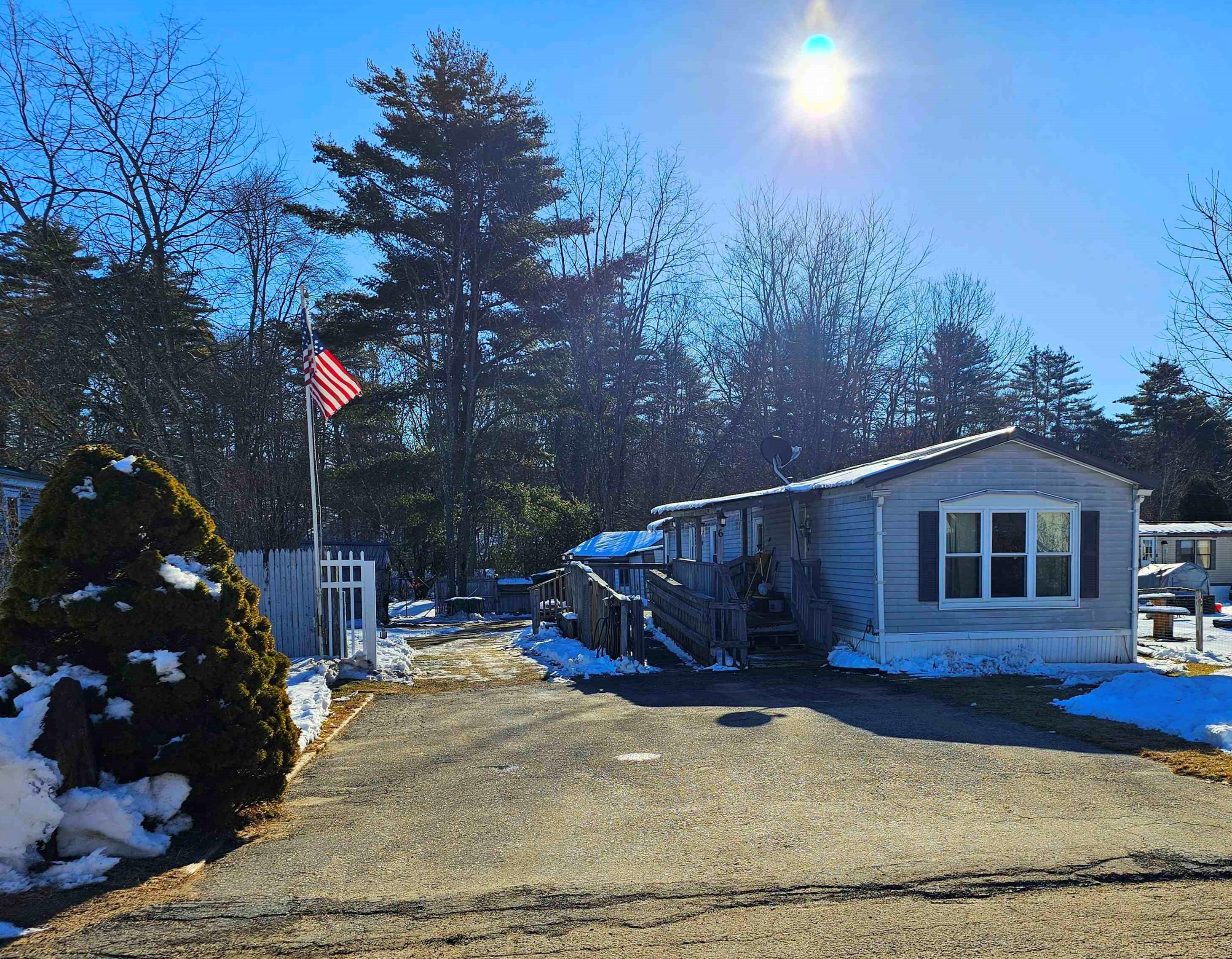 6 D St, Chichester, NH 03234