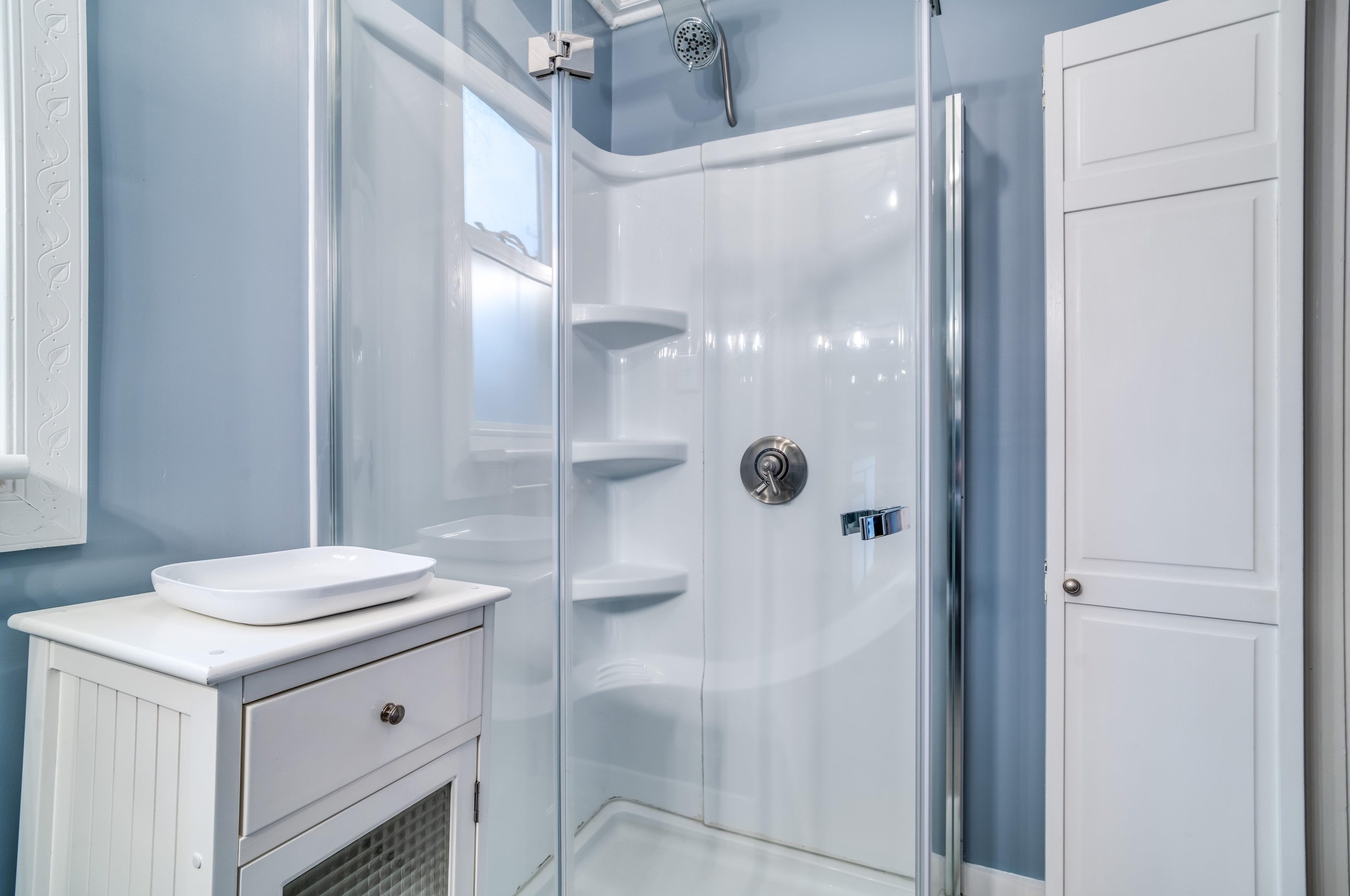 121 Pickering Rd, Rochester, NH 03839