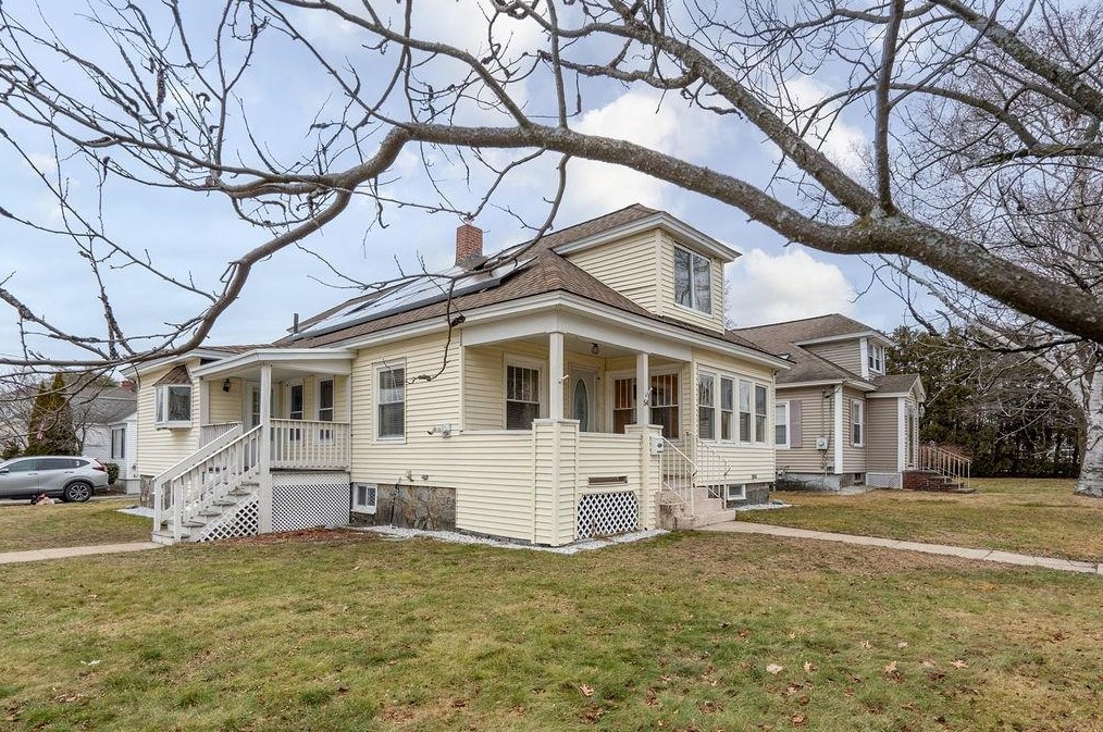 54 Garden St, Manchester NH  03103-6417 exterior