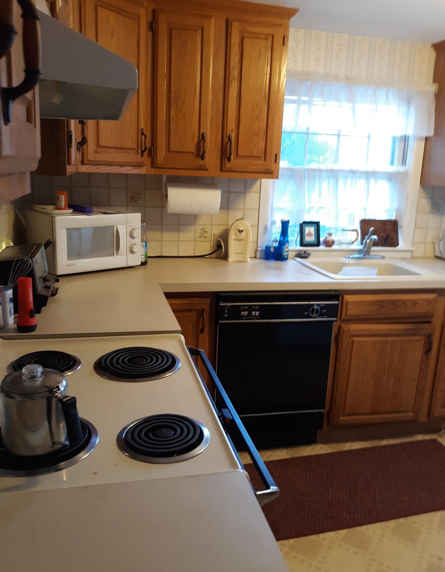 12 Dolliver Ln, Kingston, NH 03848