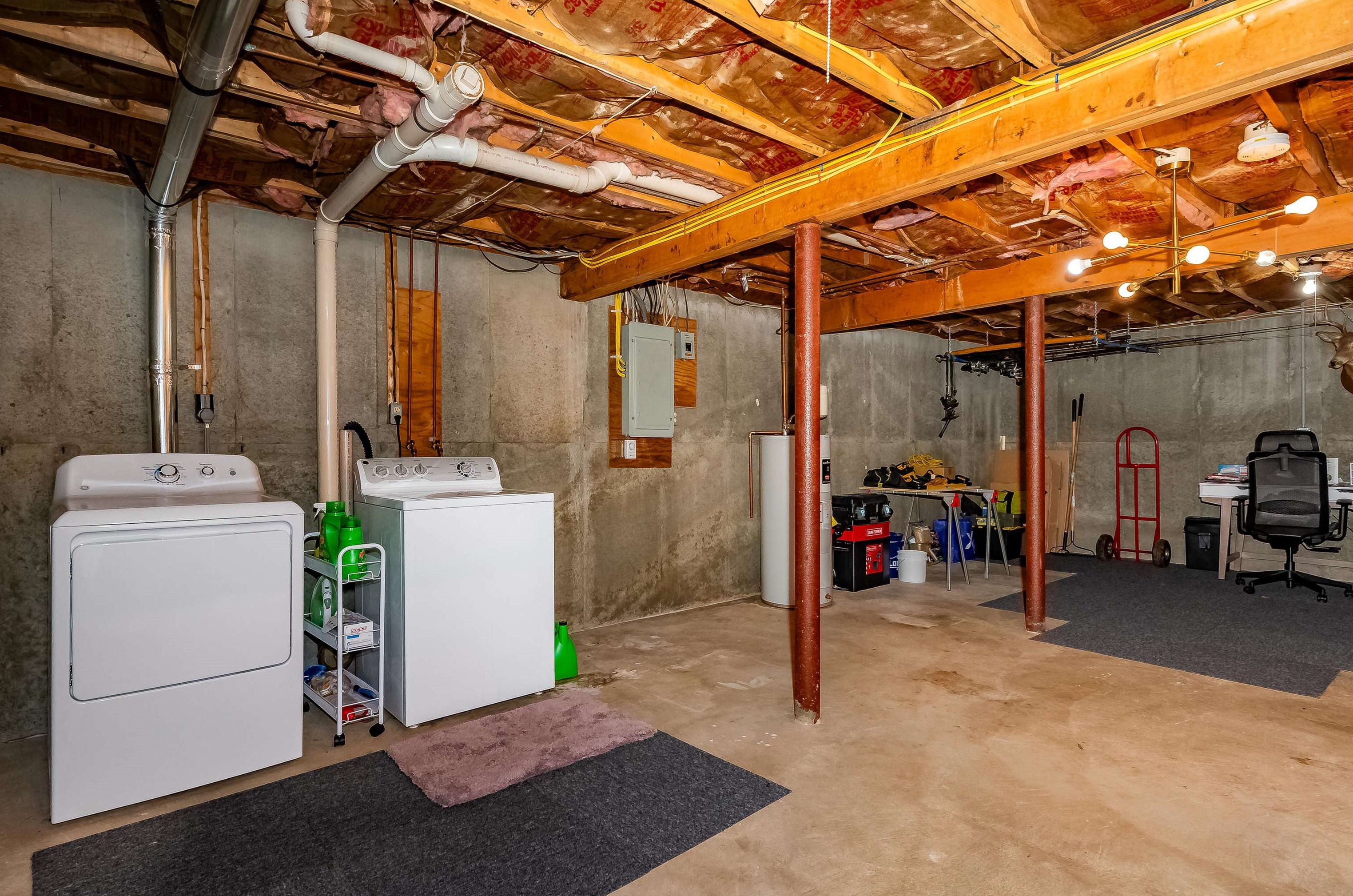 7 Kingston Ct, Merrimack NH  03054-3428 exterior