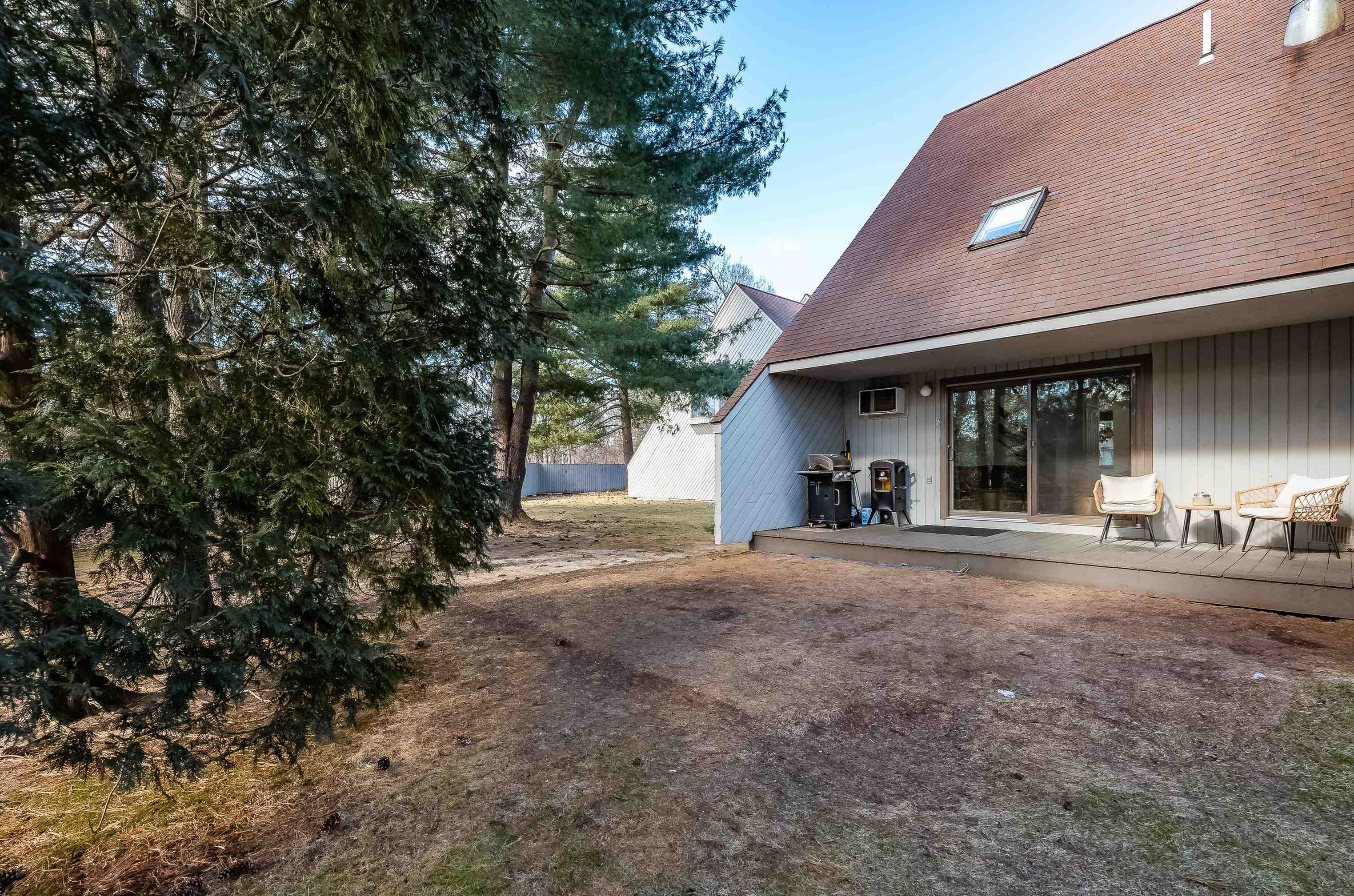 7 Kingston Ct, Merrimack NH  03054-3428 exterior