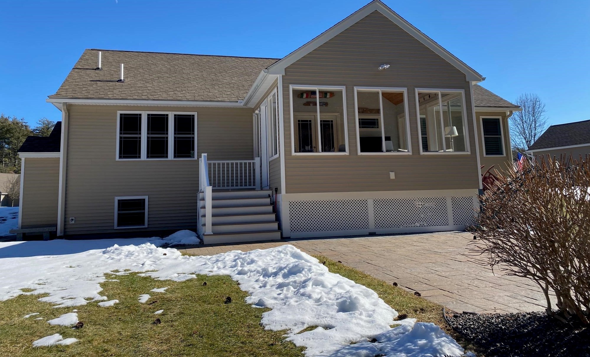19 Pilgrim Cir, Nashua, NH 03063