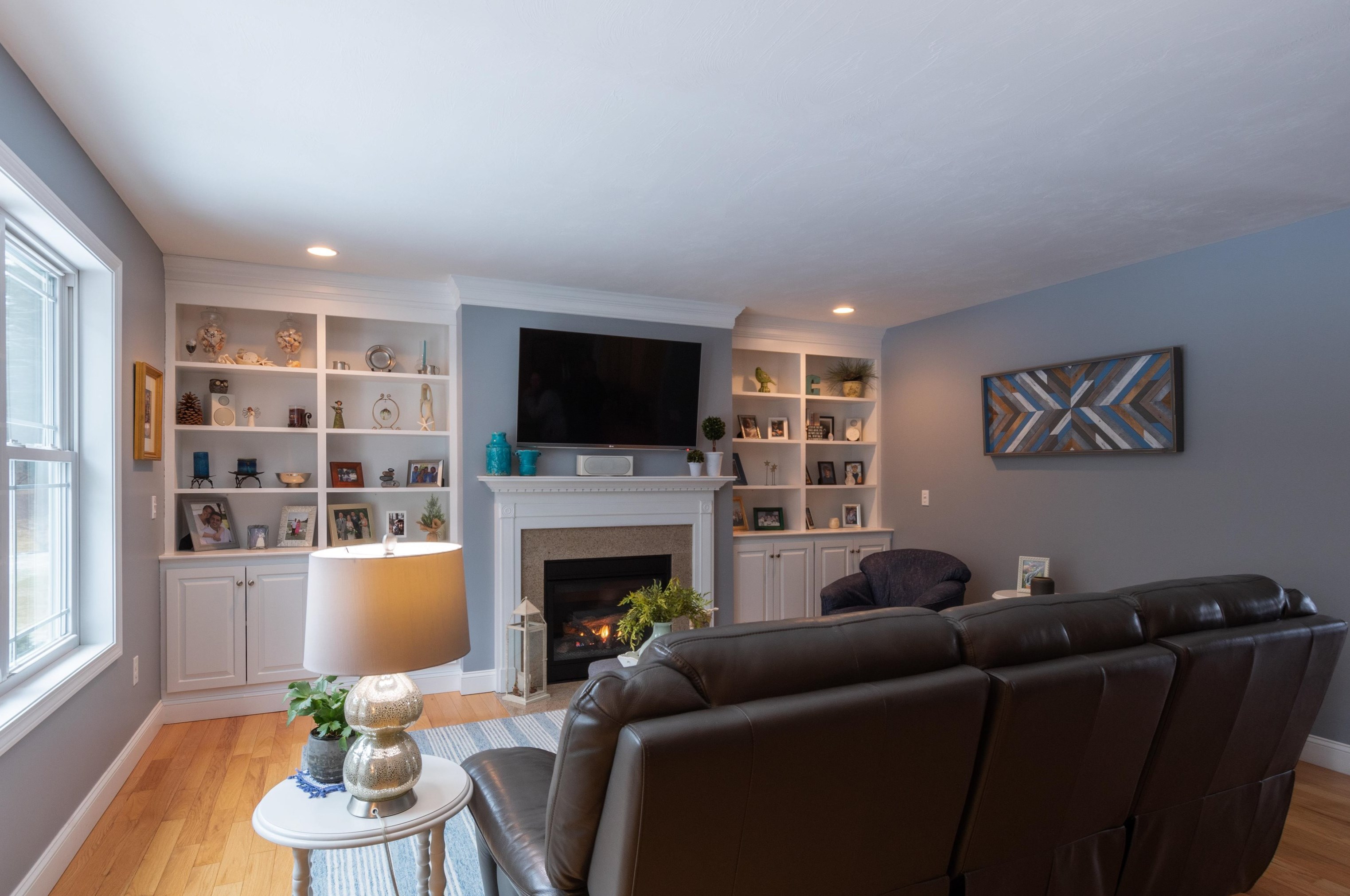 19 Pilgrim Cir, Nashua NH  03063-2827 exterior