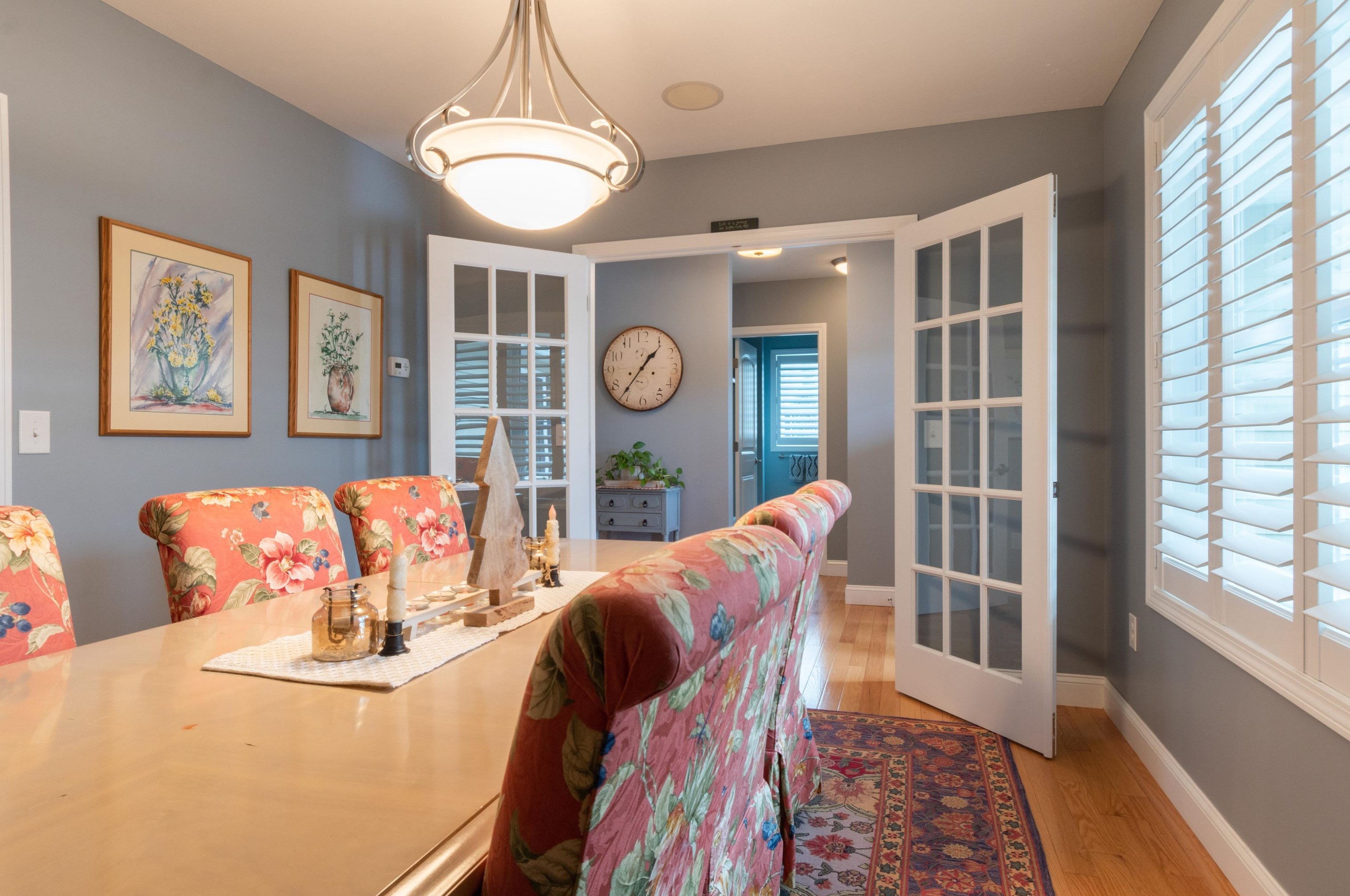 19 Pilgrim Cir, Nashua NH  03063-2827 exterior