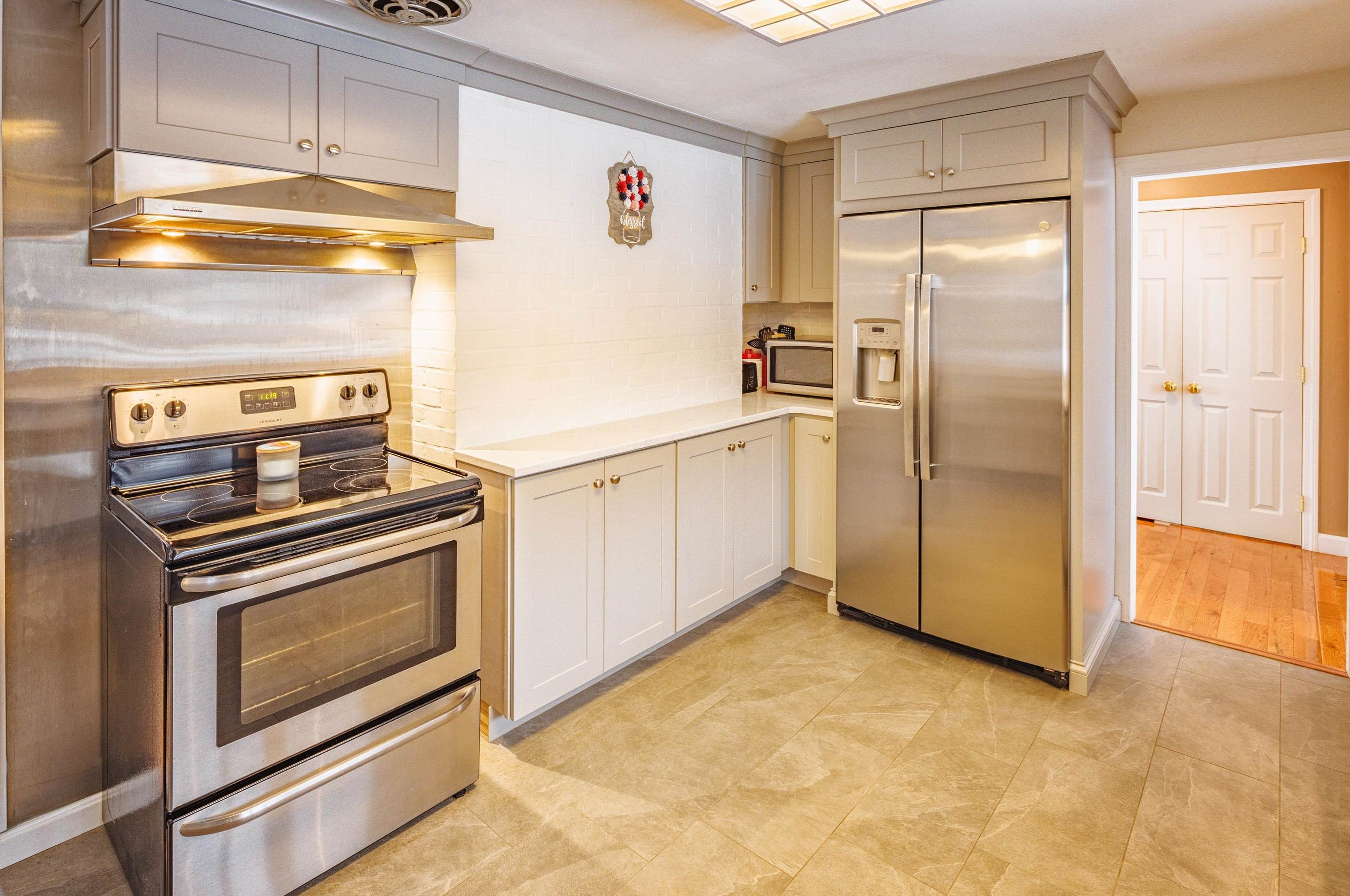 15 Cote Dr, Dover NH  03820-4644 exterior