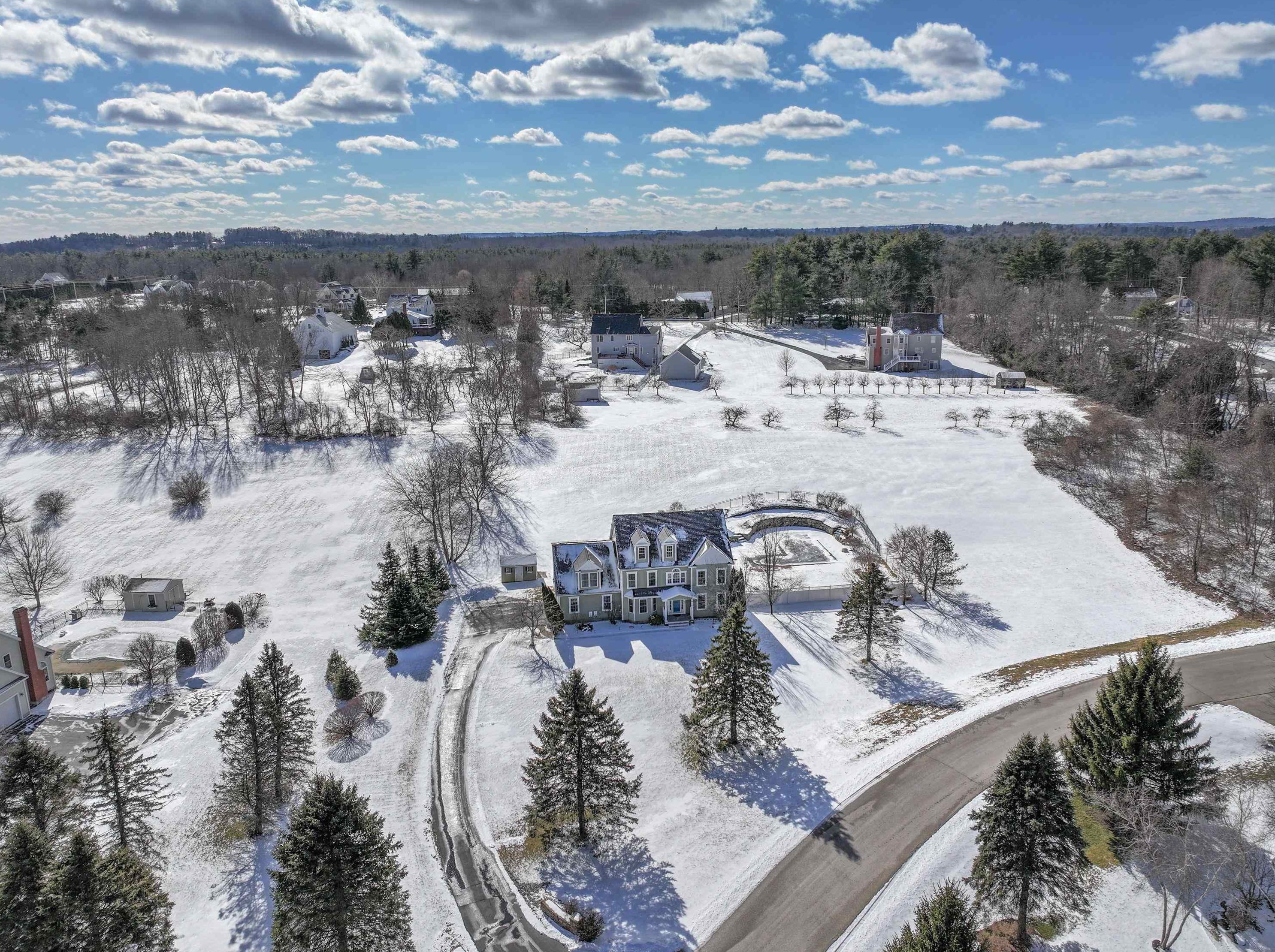 25 Spruce Ln, Stratham, NH 03885-2494