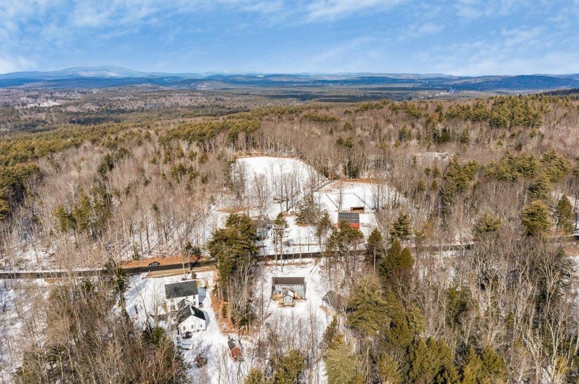 648 Rollins Rd, Hopkinton, NH 03229