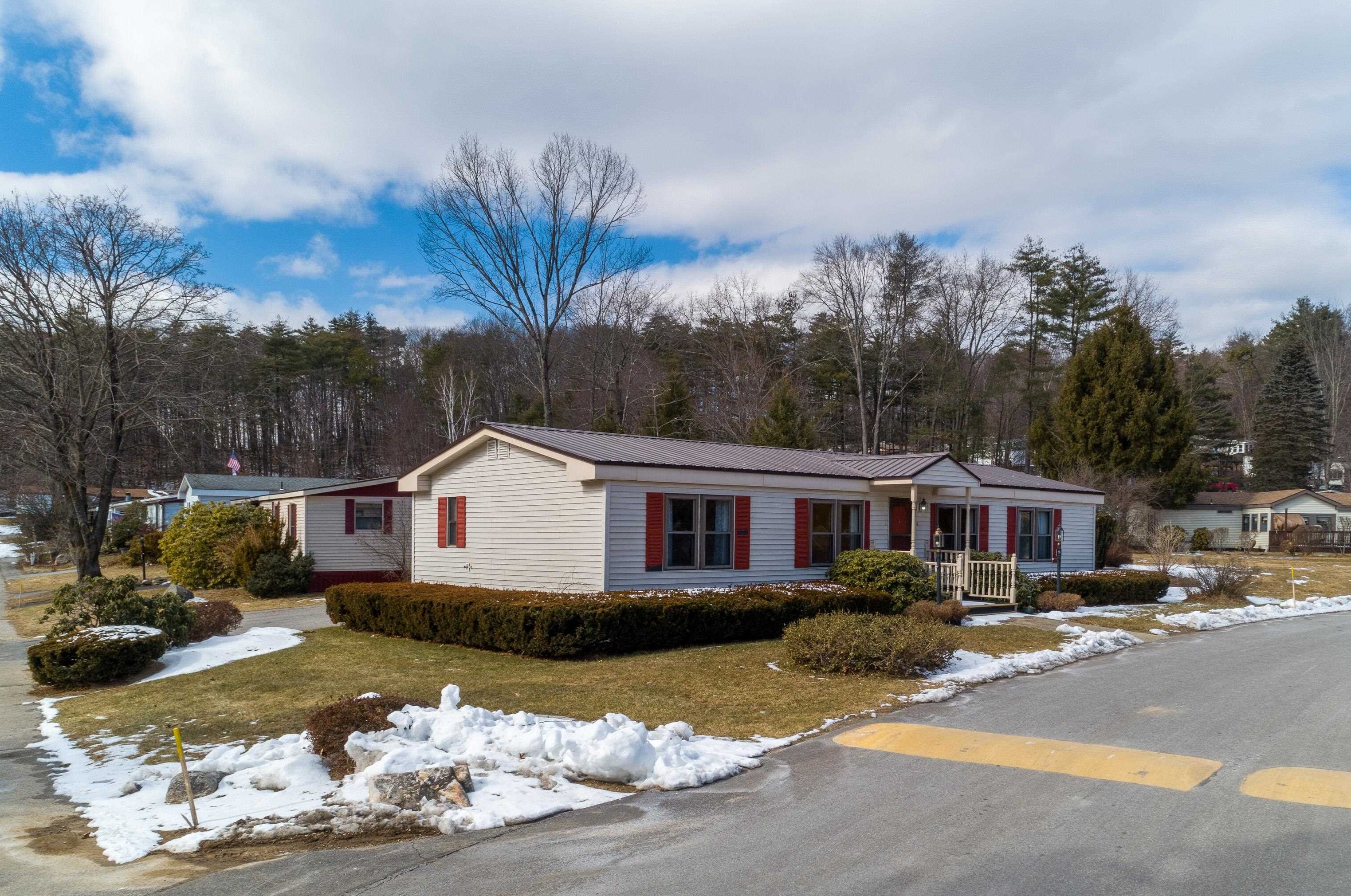 66 Partridge Ln, Goffstown, NH 03045