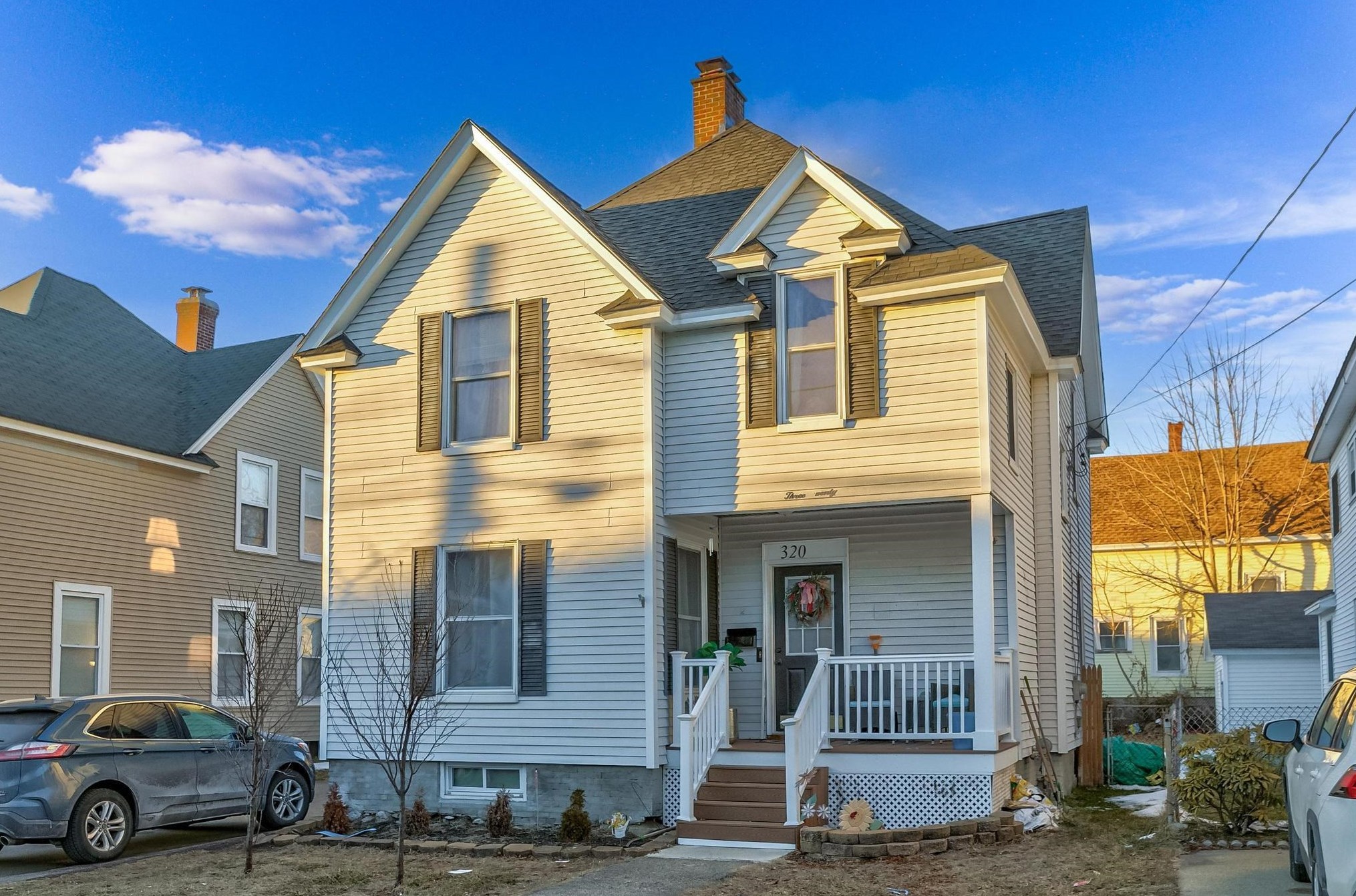 320 Laurel St, Manchester NH  03103-4117 exterior