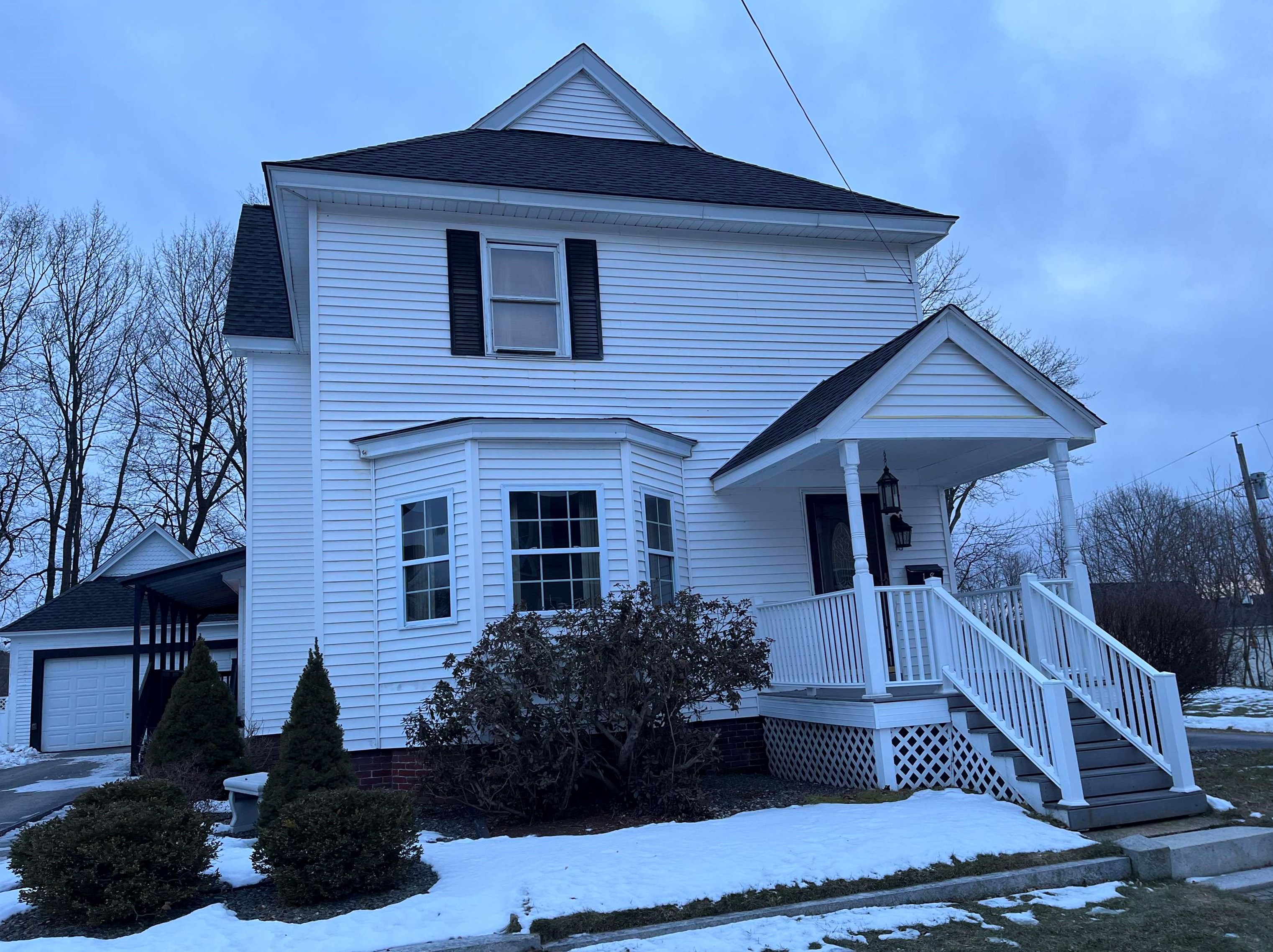 18 Maple St, Allenstown, NH 03275