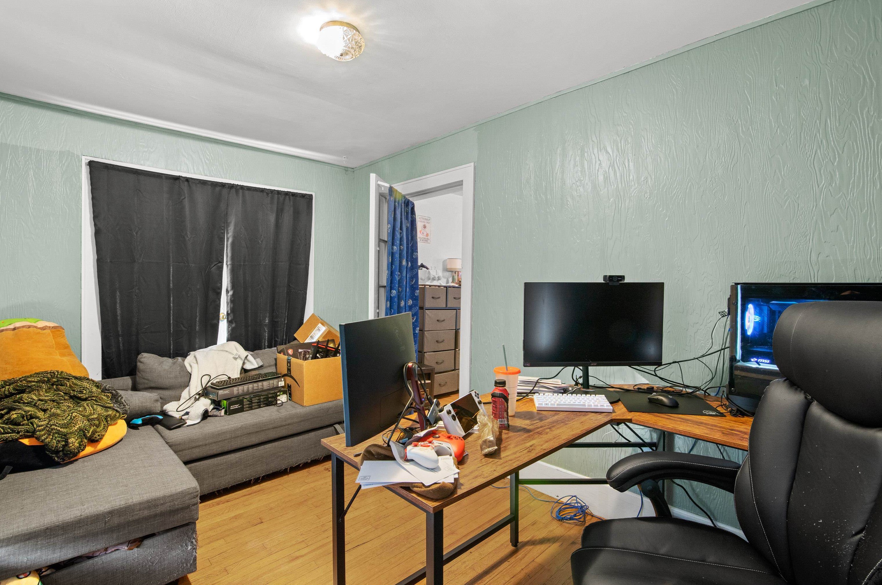 1364 Candia Rd, Manchester NH 03109-5703 exterior