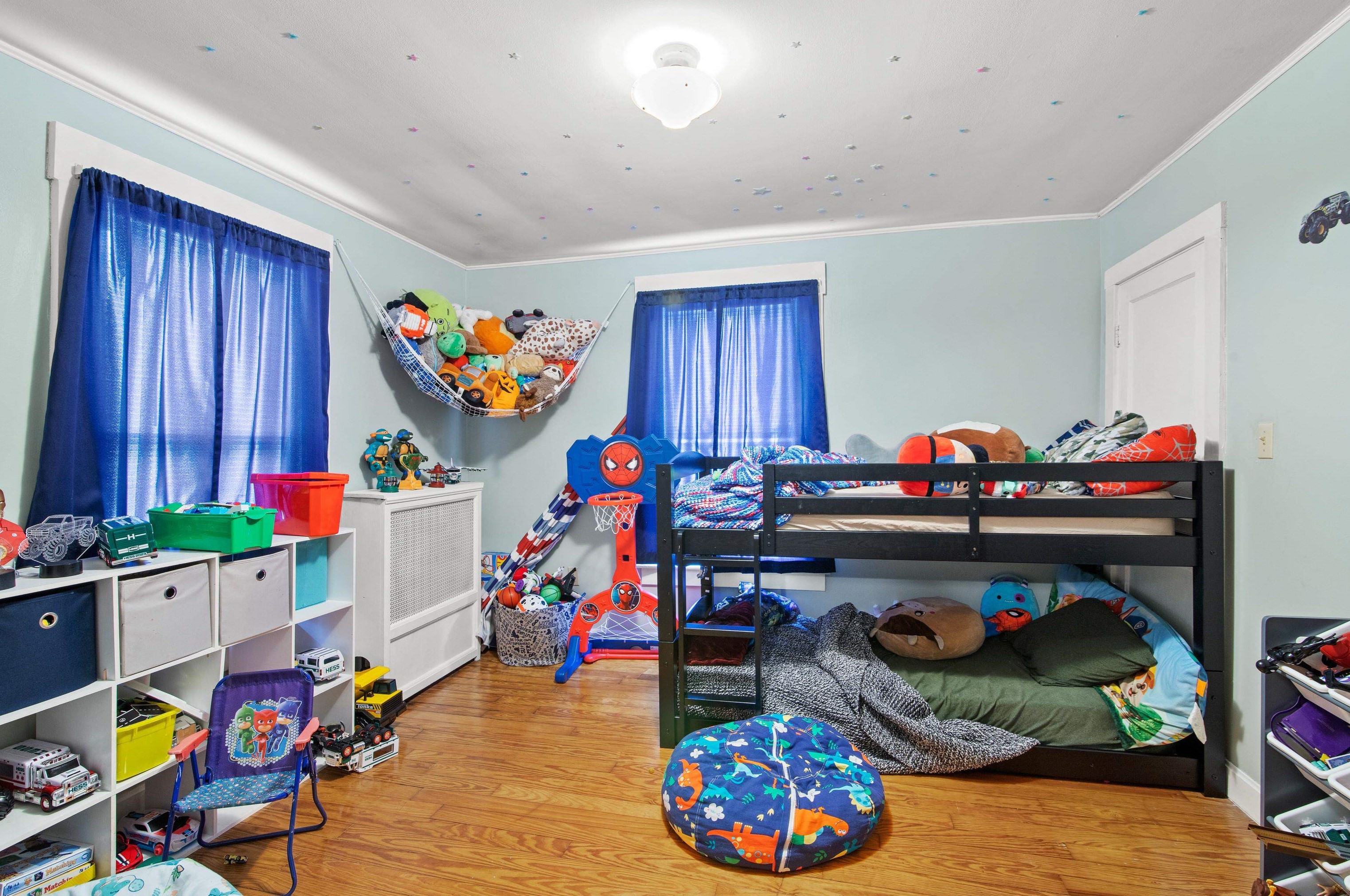 1364 Candia Rd, Manchester NH 03109-5703 exterior