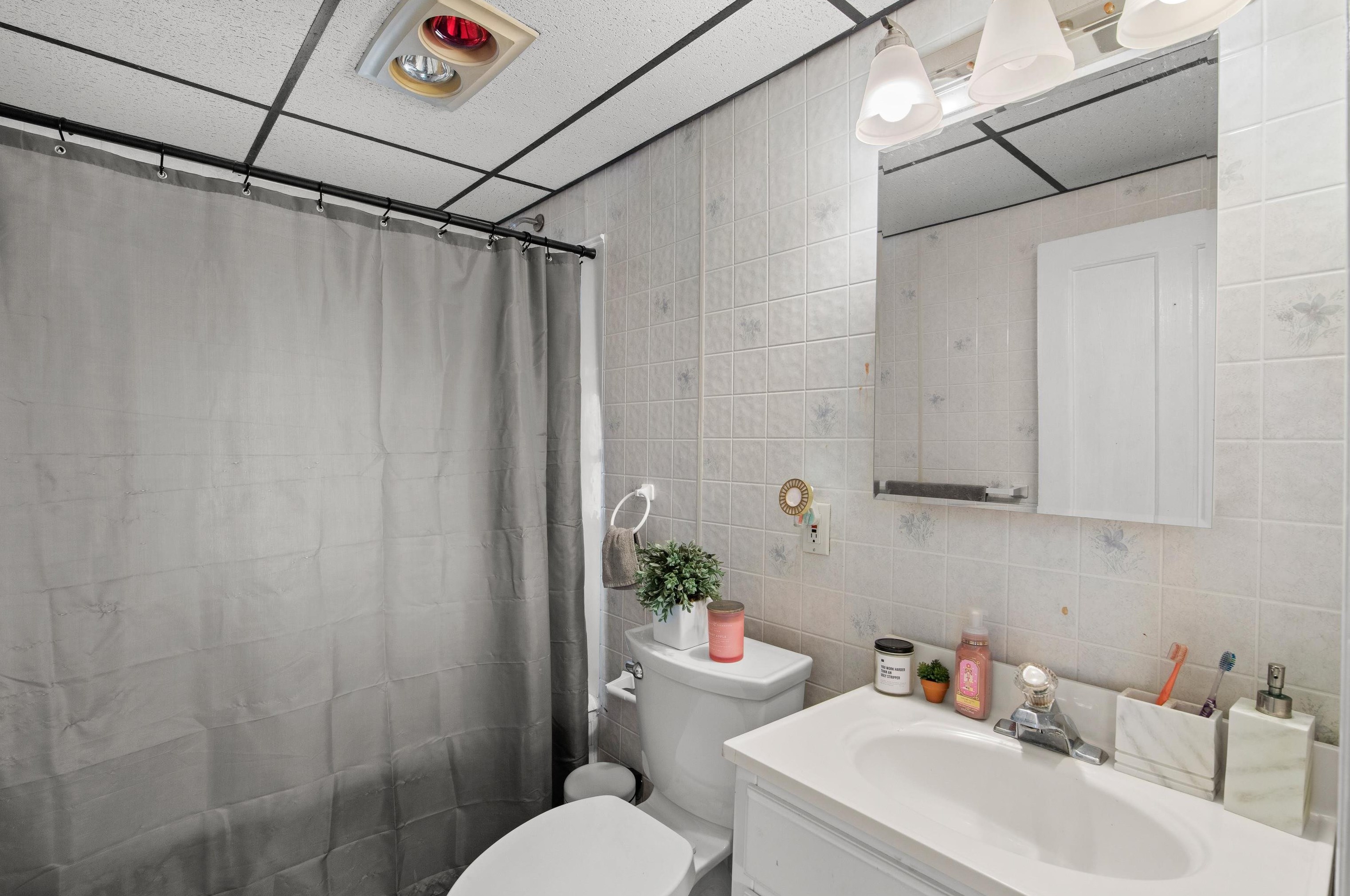 1364 Candia Rd, Manchester NH 03109-5703 exterior