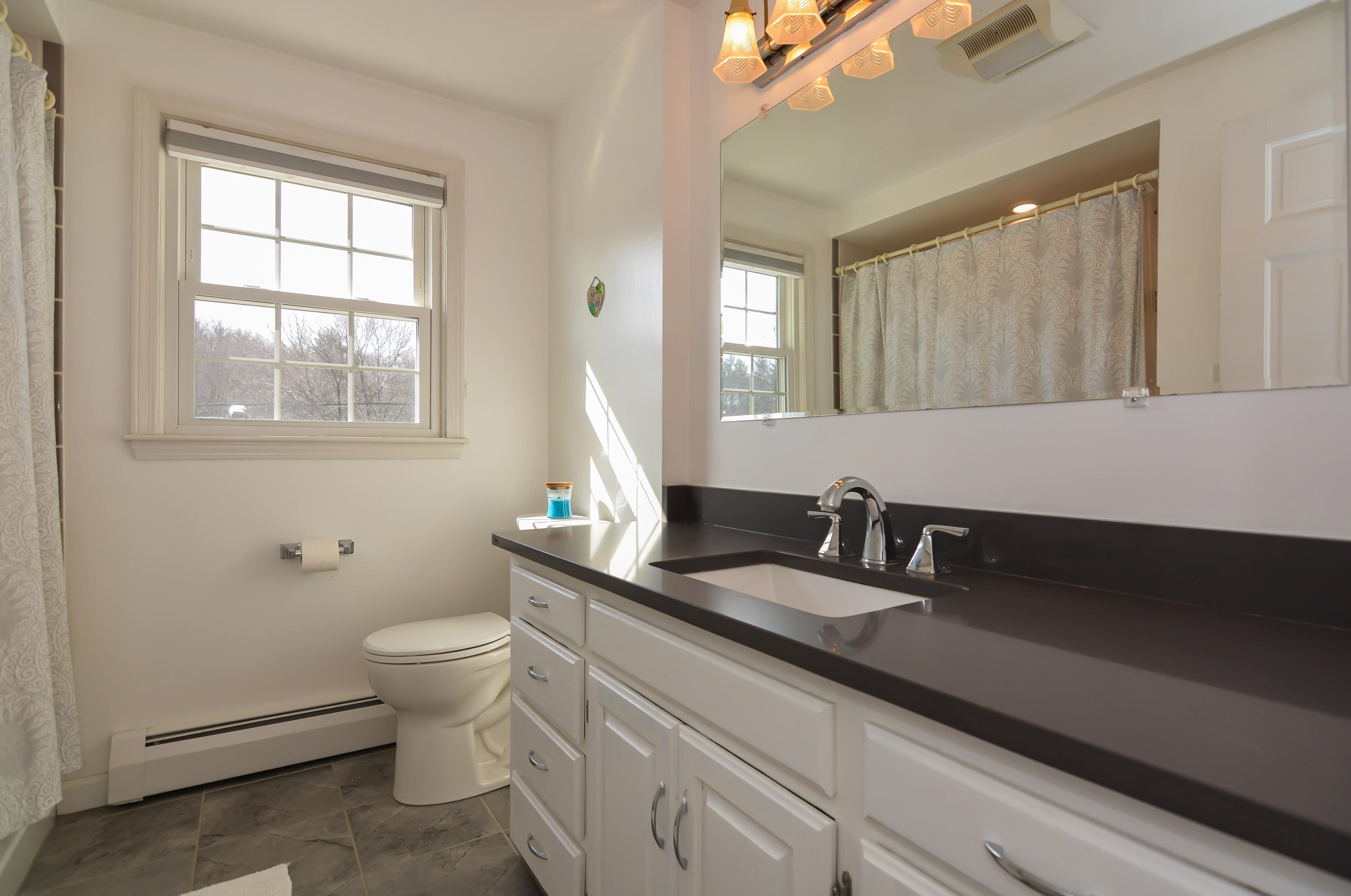 24 Woodbury St, Salem NH  03079-3211 exterior