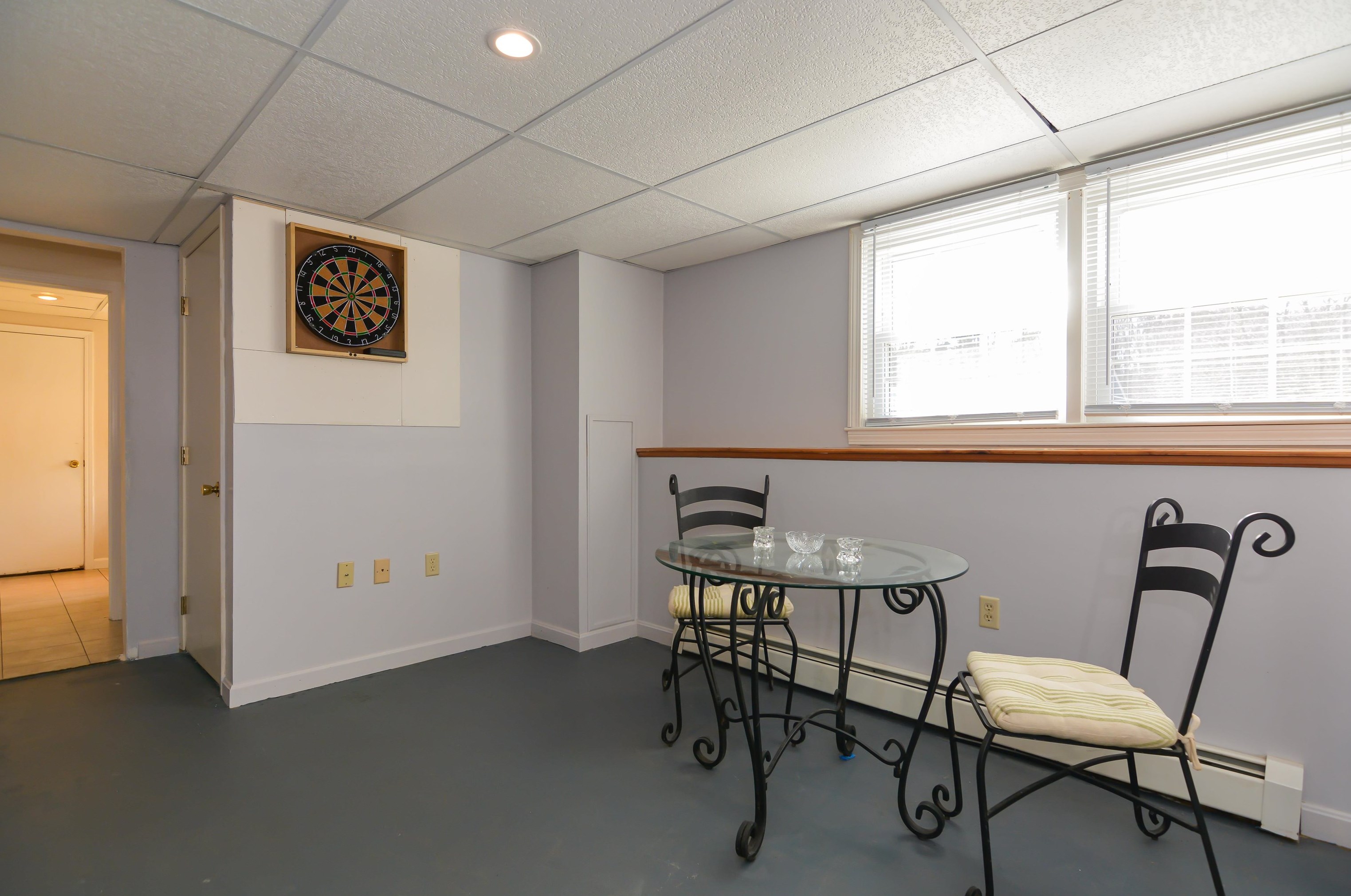 24 Woodbury St, Salem NH  03079-3211 exterior