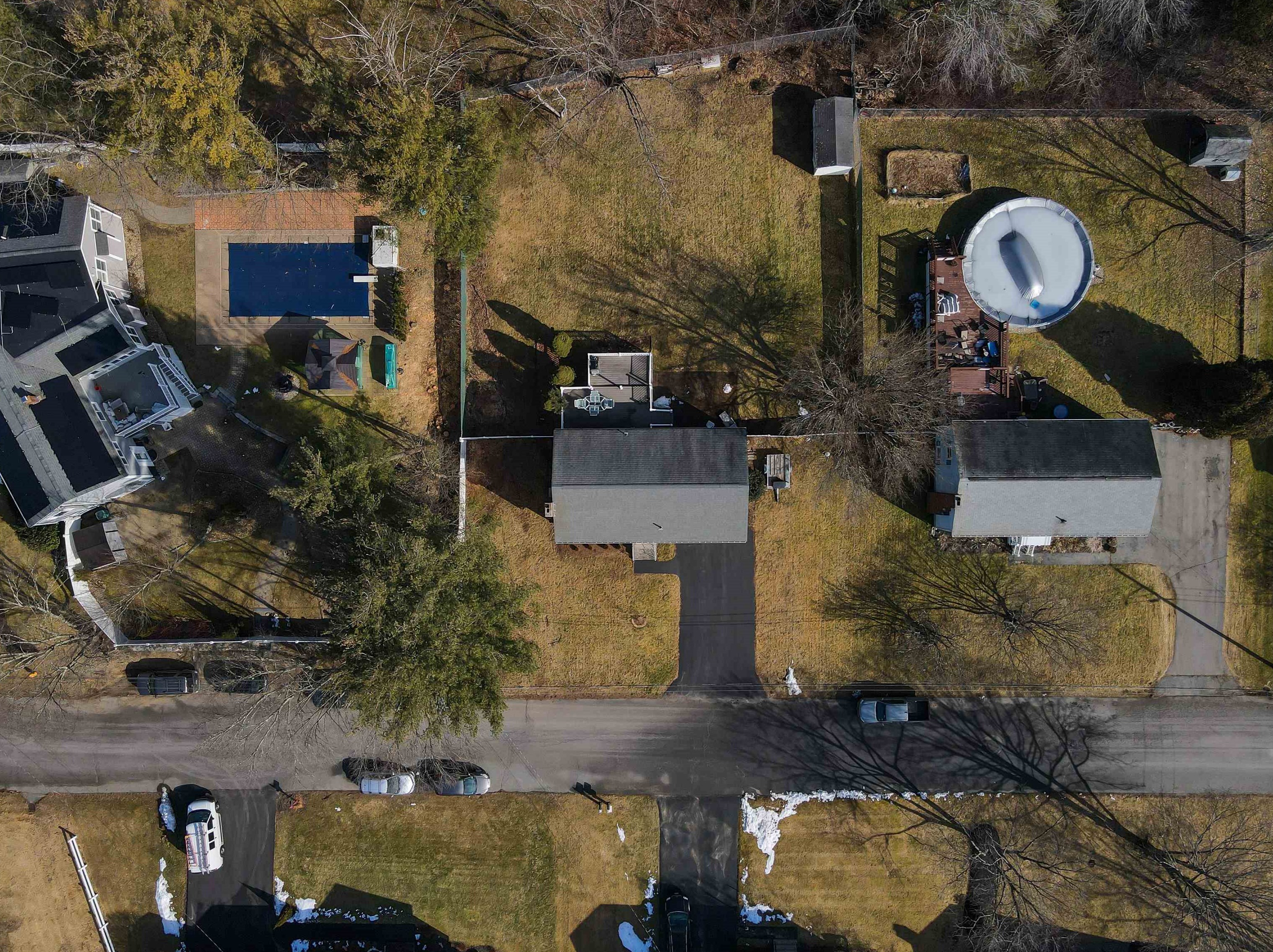 24 Woodbury St, Salem NH  03079-3211 exterior