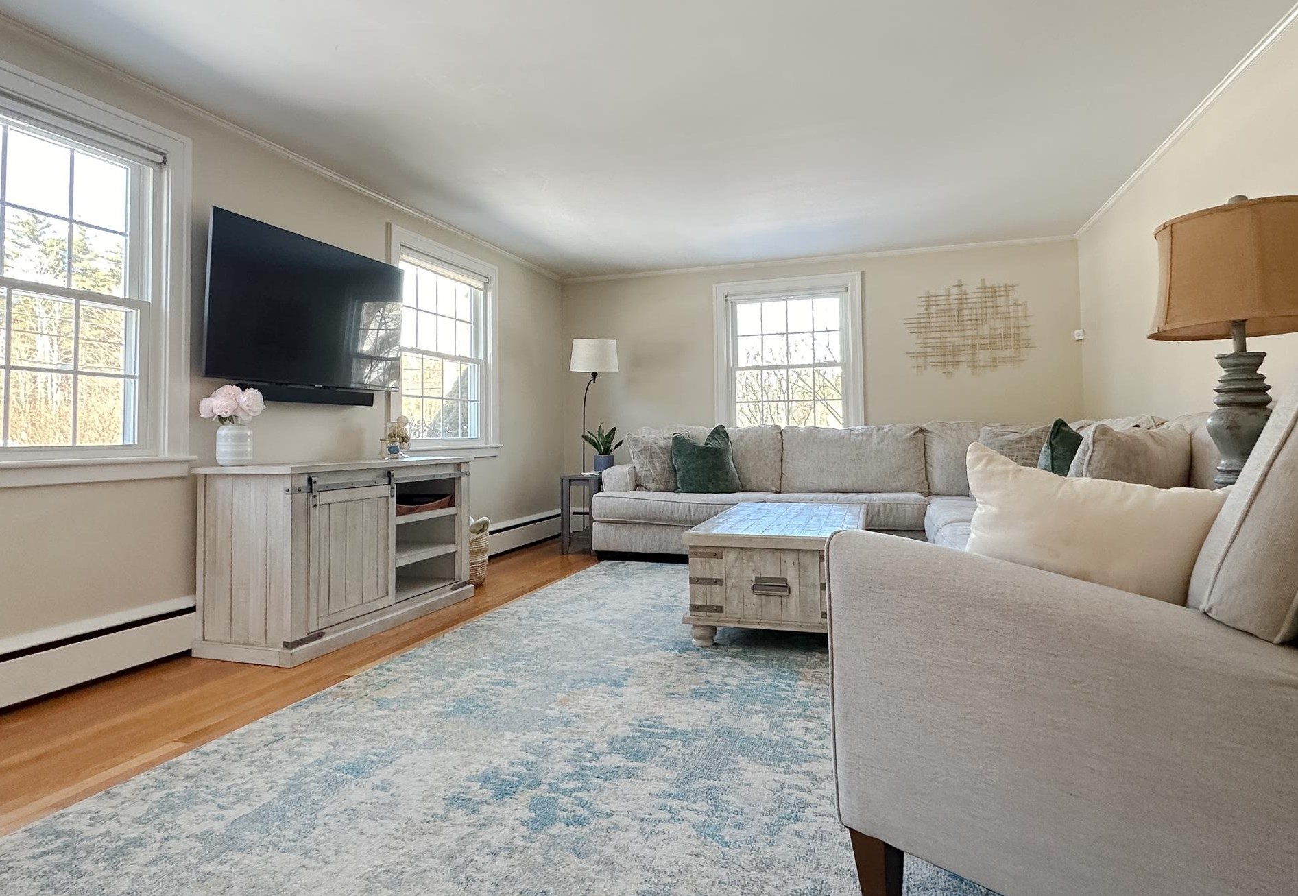 94 Mountain Rd, Concord NH  03301-6902 exterior