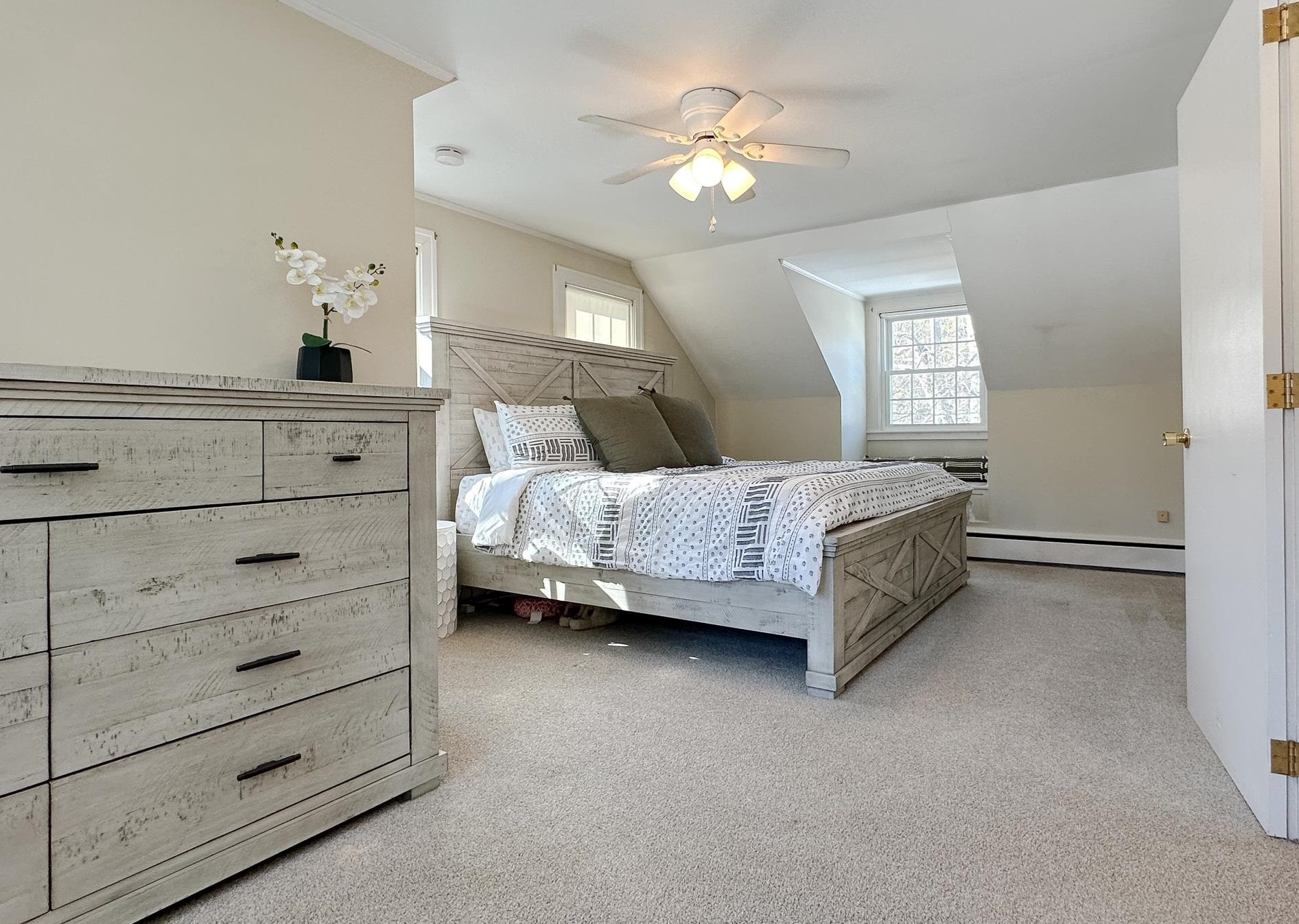 94 Mountain Rd, Concord NH  03301-6902 exterior