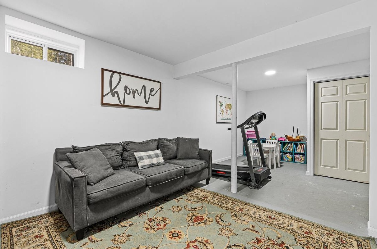 167 Range Rd, Windham NH  03087-2324 exterior