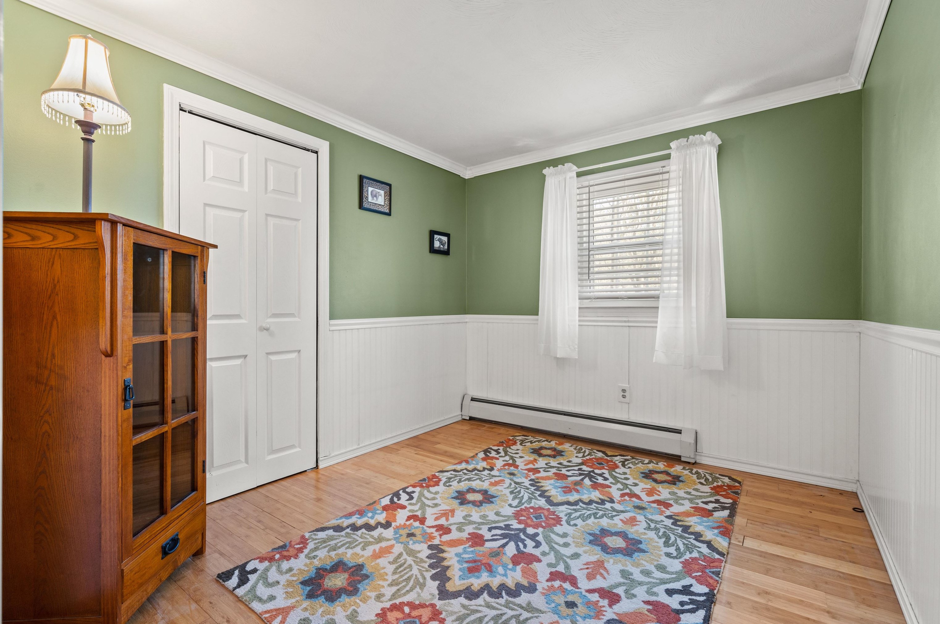 32 Kienia Rd, Hudson NH  03051-3131 exterior