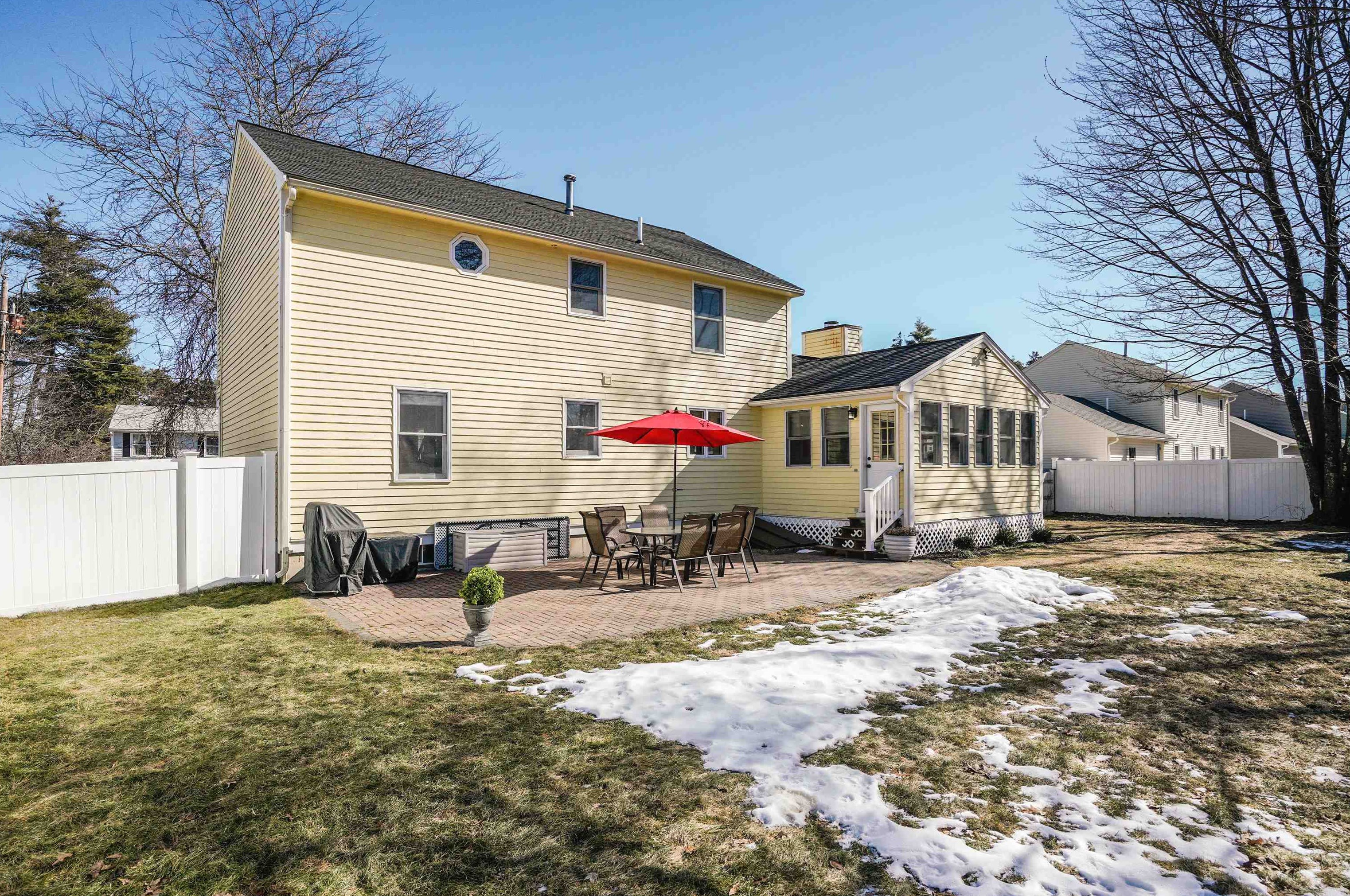 19 Heidi Ln, Nashua, NH 03062