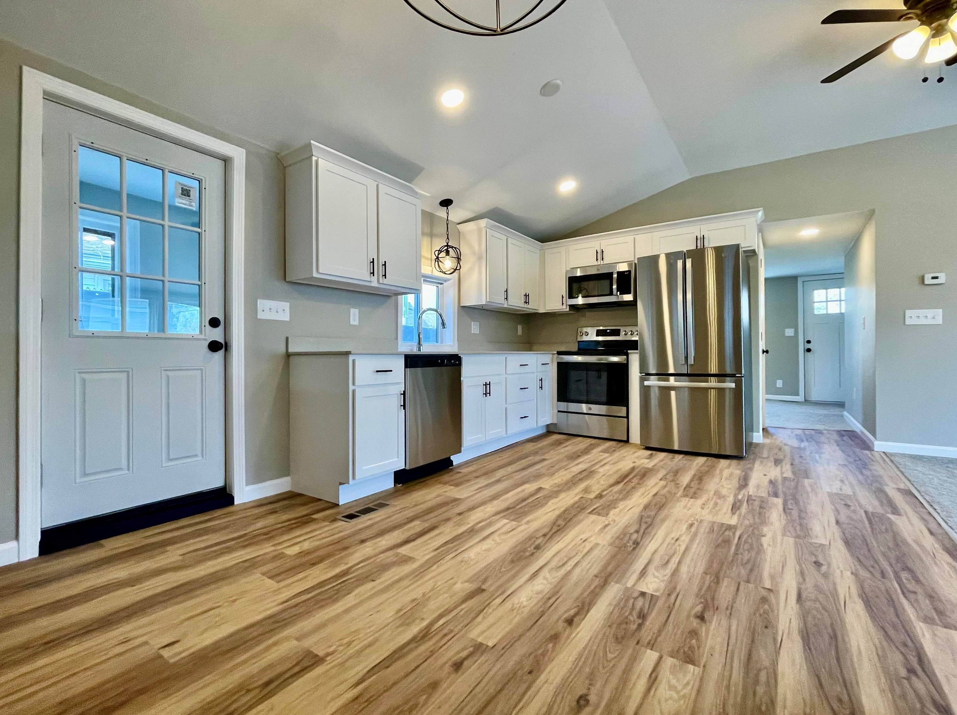 9 Valley St, Derry, NH 03038