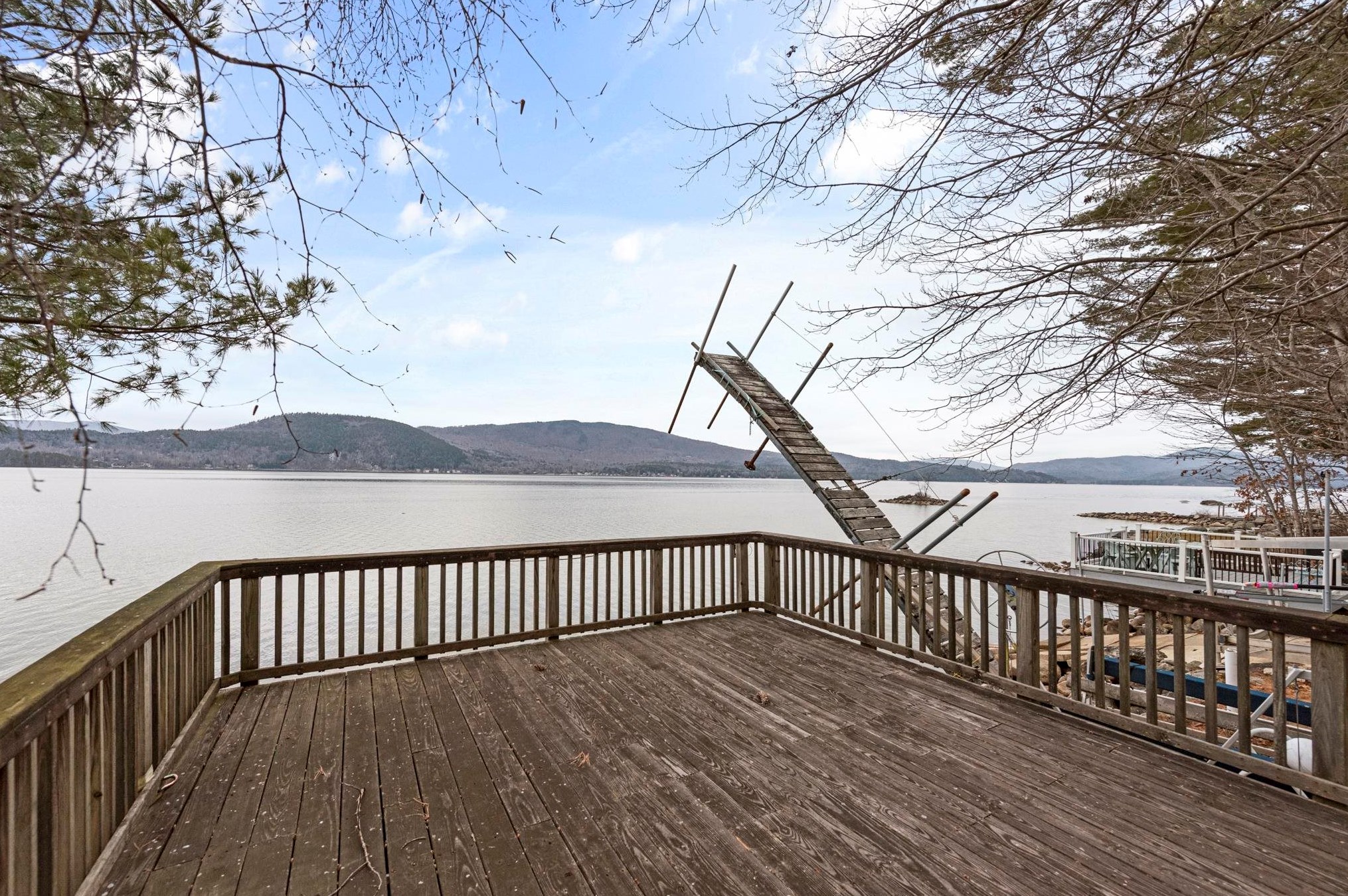 177 Shore Dr N, Bridgewater, NH 03222