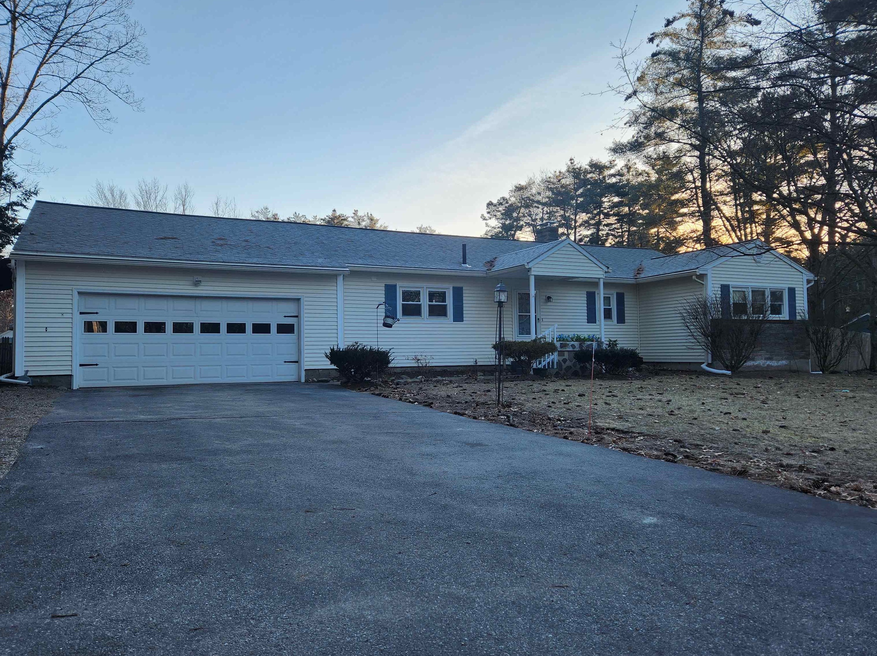 21 Woodland Dr, Nashua, NH 03063