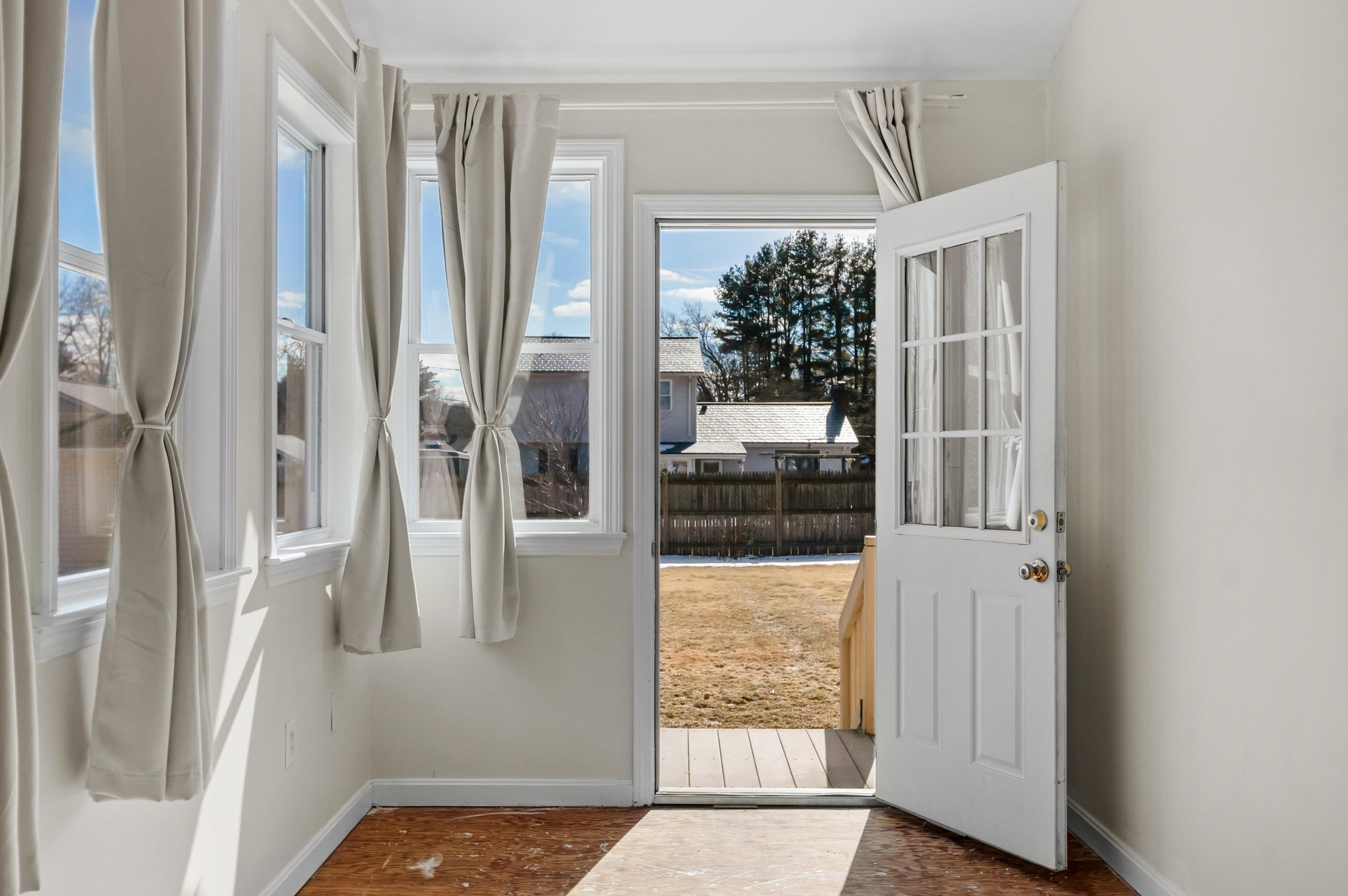 9 Olive Ave, Salem NH  03079-2329 exterior