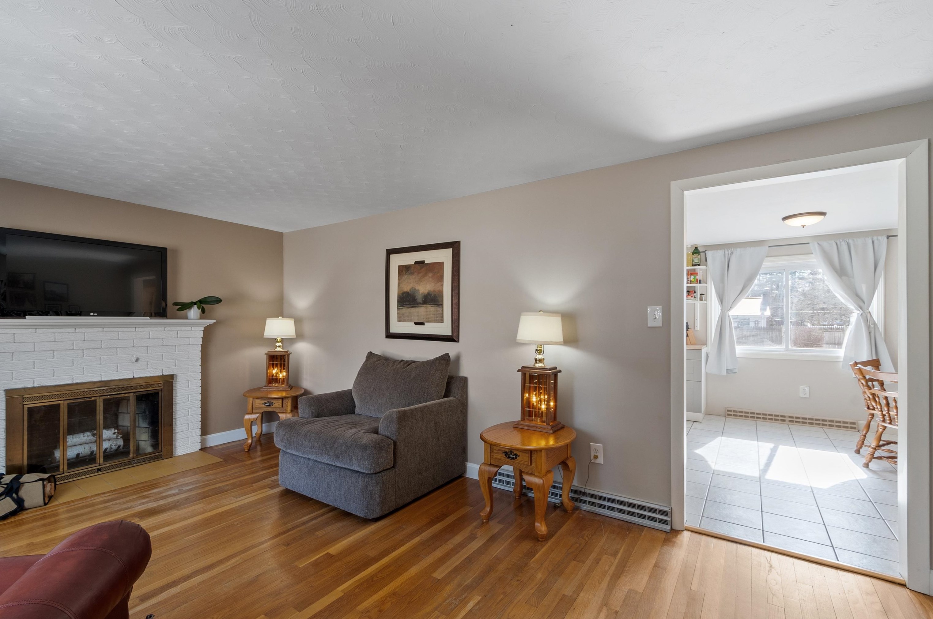 9 Olive Ave, Salem NH  03079-2329 exterior