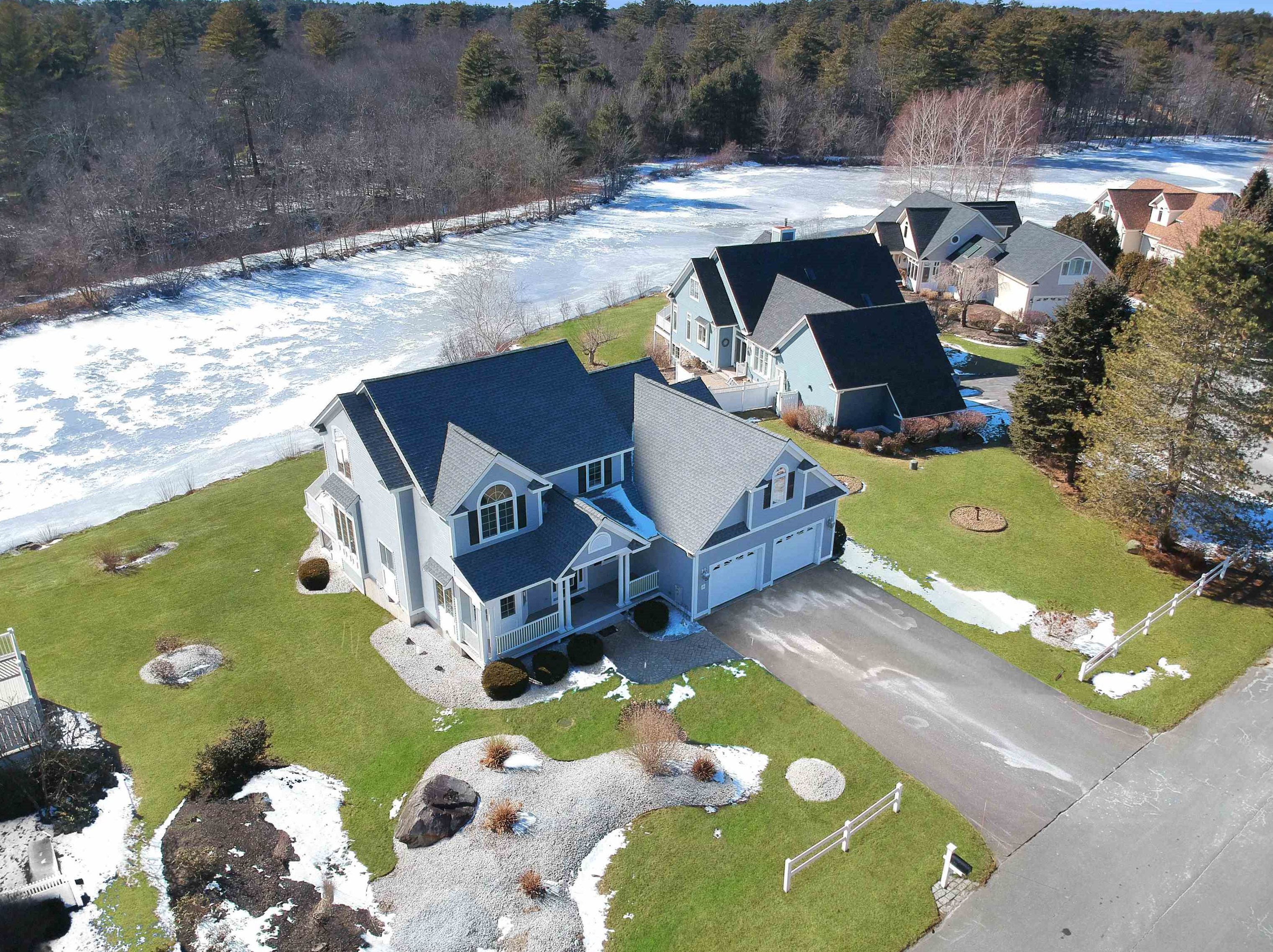 13 Hawkins Pond Ln, Salem, NH 03079 exterior