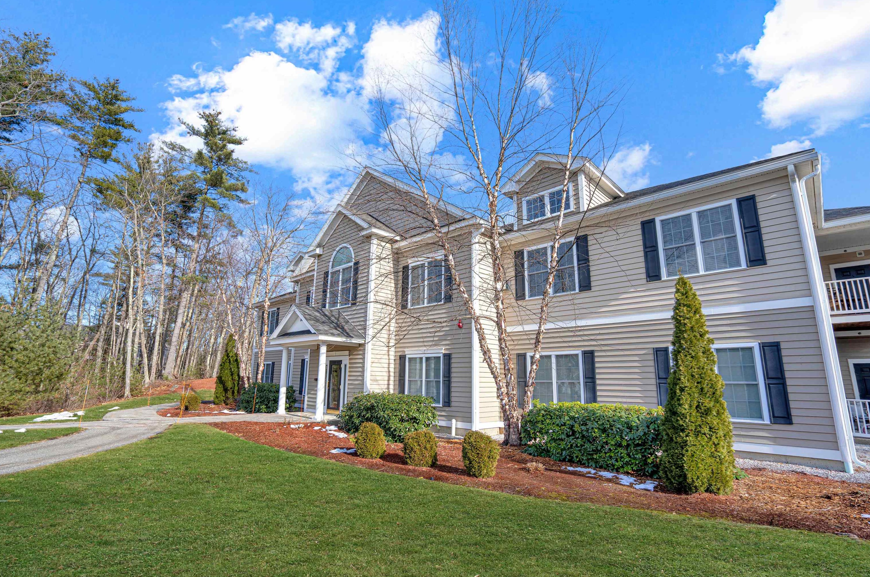 80 Carriage Way #8, Manchester, NH 03102