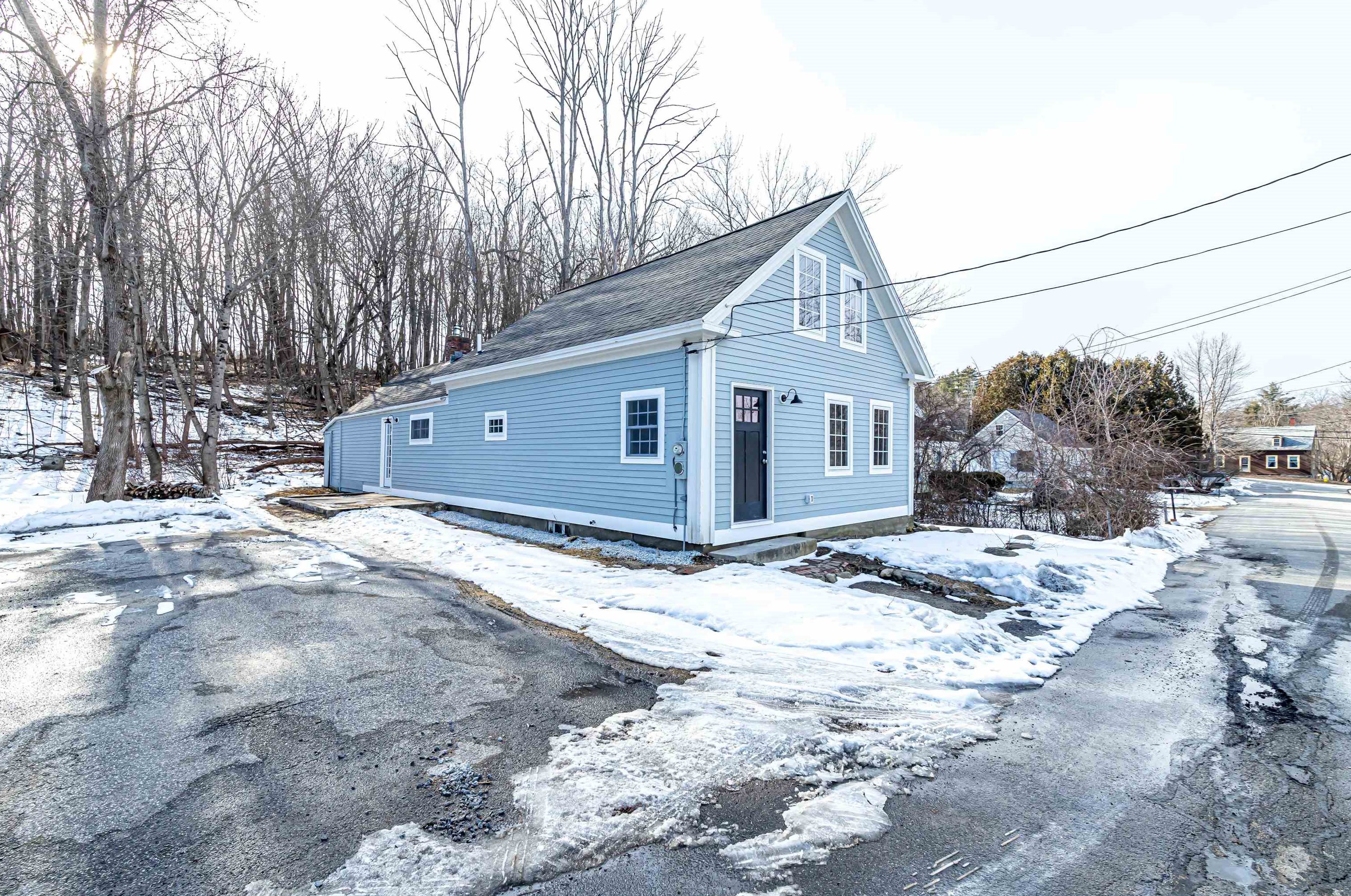 11 Foss Ave, Pittsfield, NH 03263