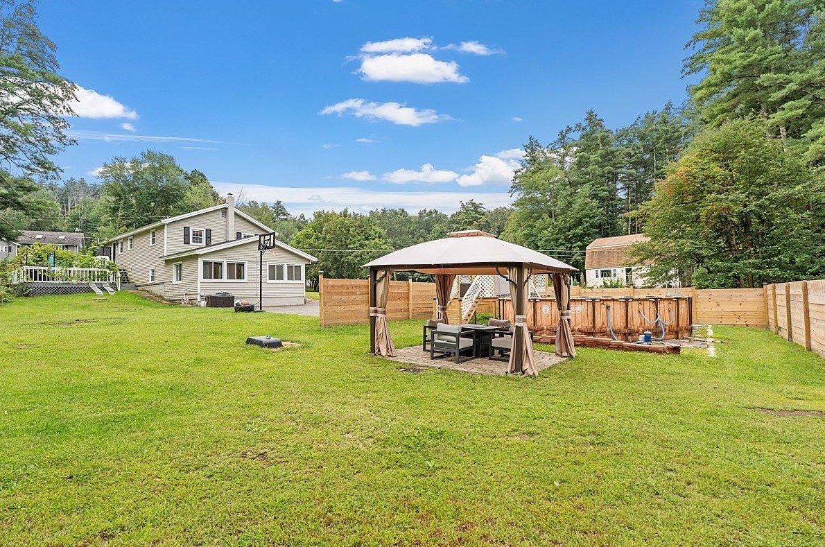 7 Vassar Dr, Pelham NH  03076-2917 exterior