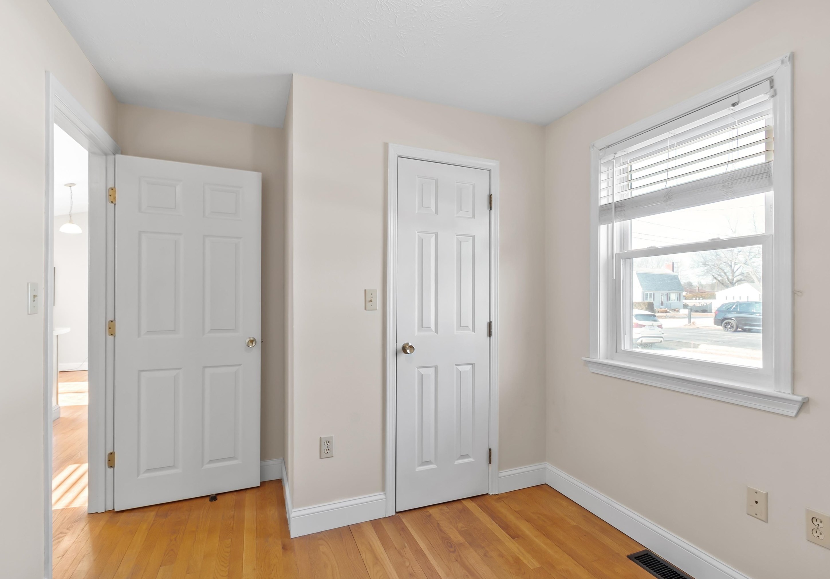 7 Blackstone St, Hudson NH  03051-4354 exterior