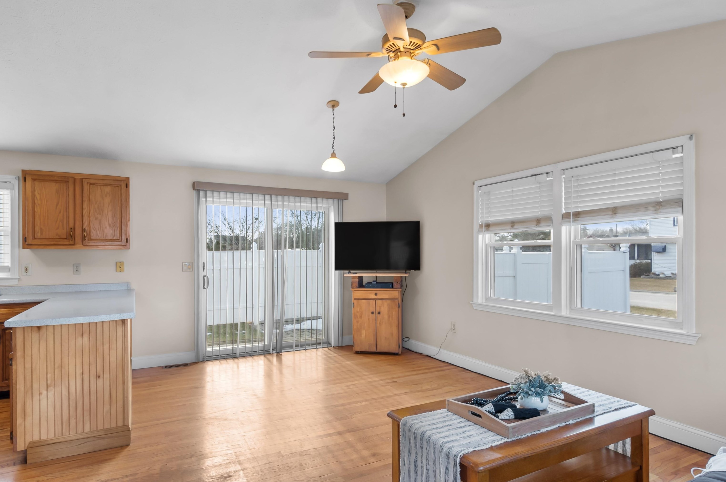 7 Blackstone St, Hudson NH  03051-4354 exterior
