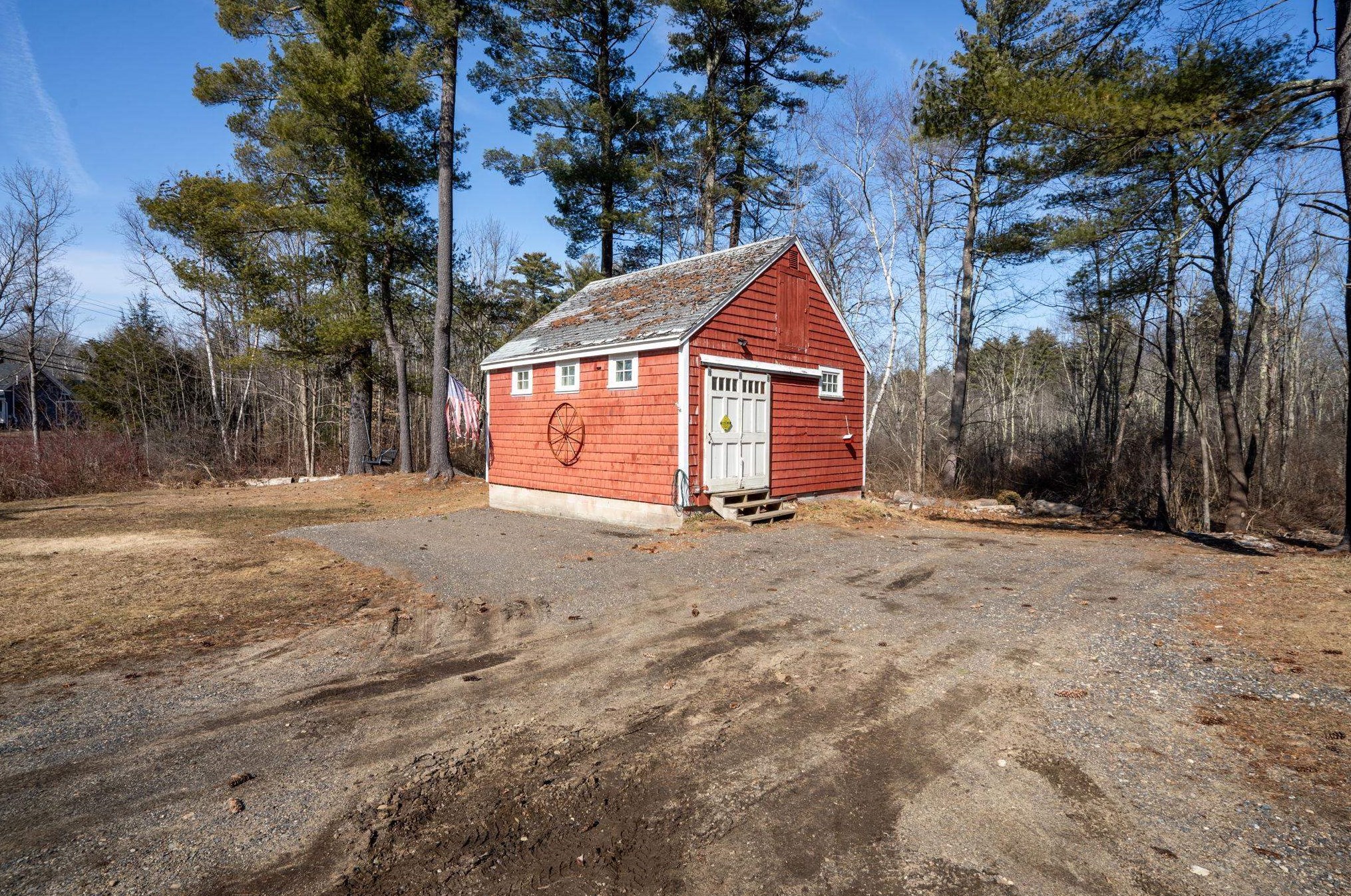 280 Main St, Danville NH  03819-3239 exterior