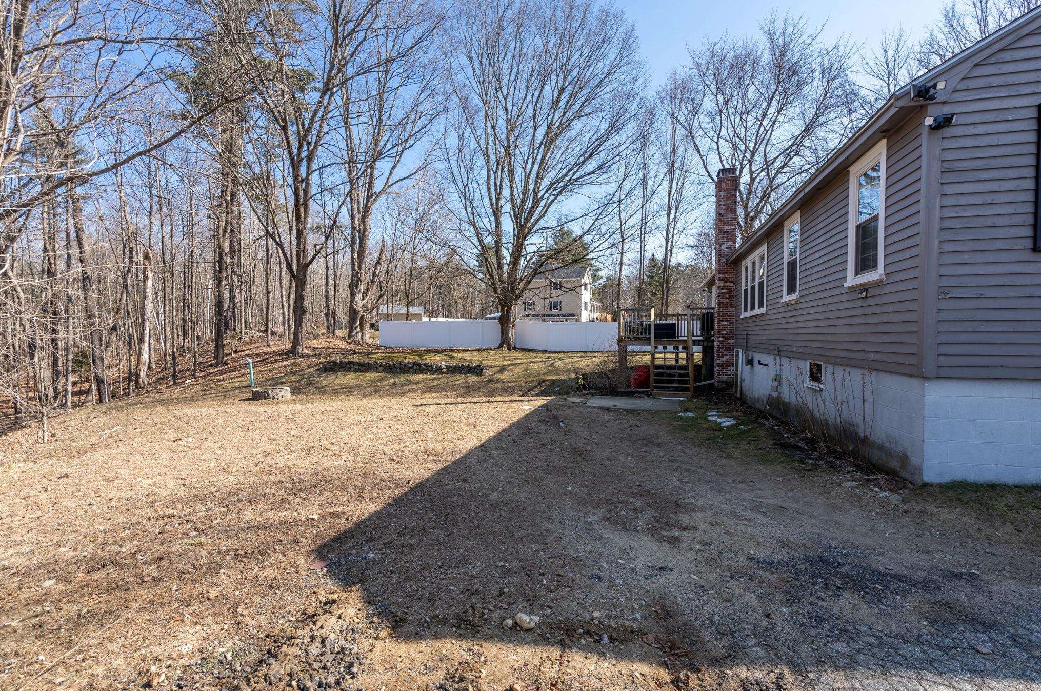 280 Main St, Danville NH  03819-3239 exterior