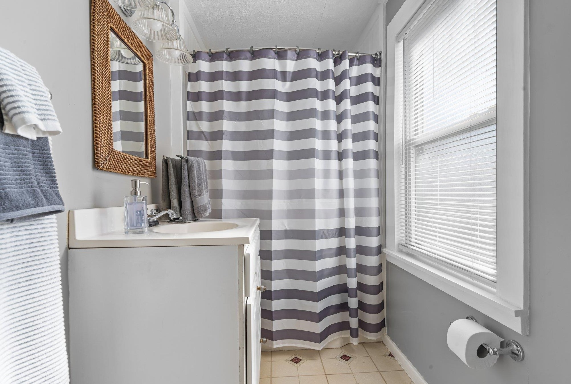 280 Main St, Danville NH  03819-3239 exterior