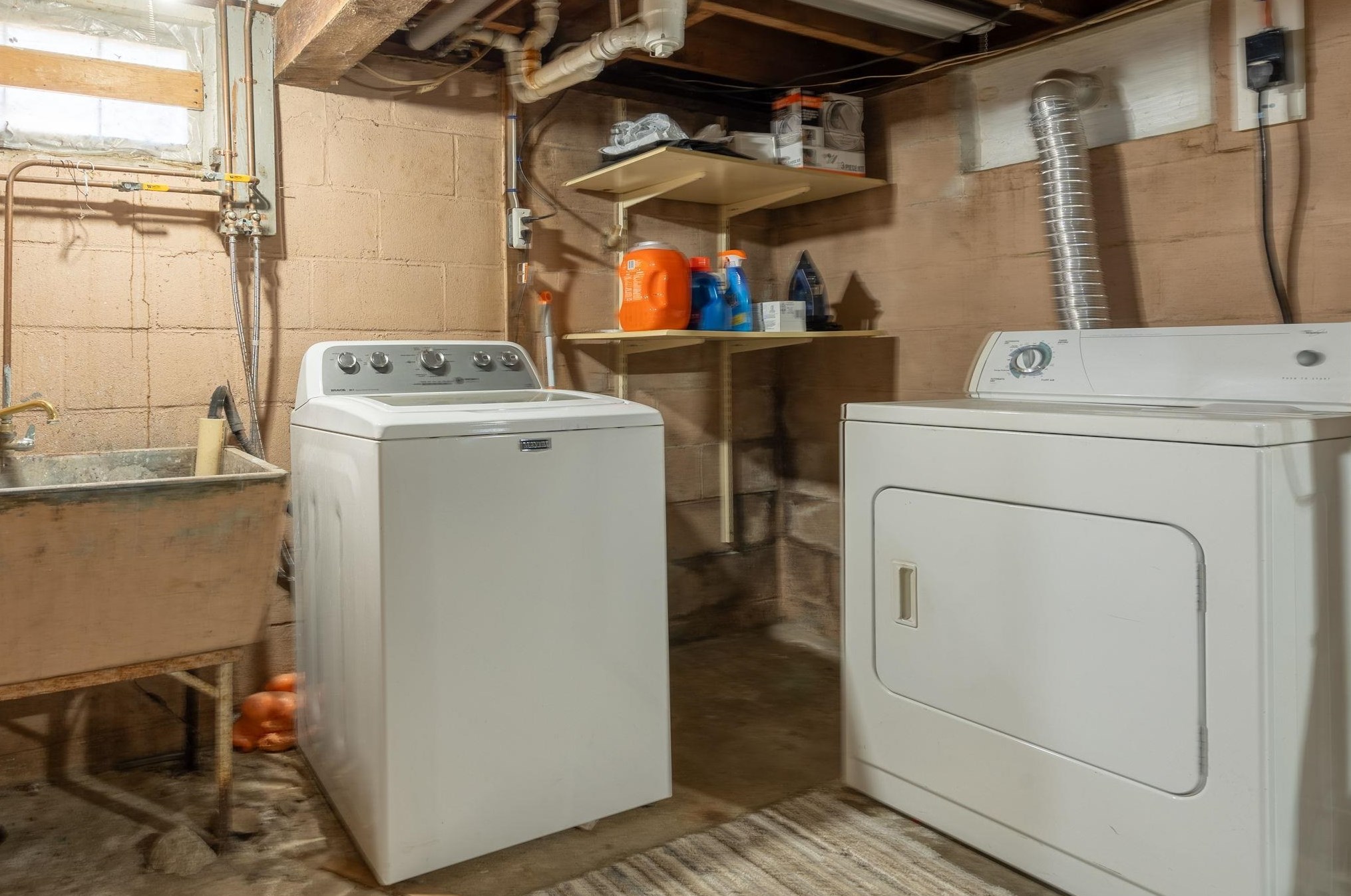 280 Main St, Danville NH  03819-3239 exterior