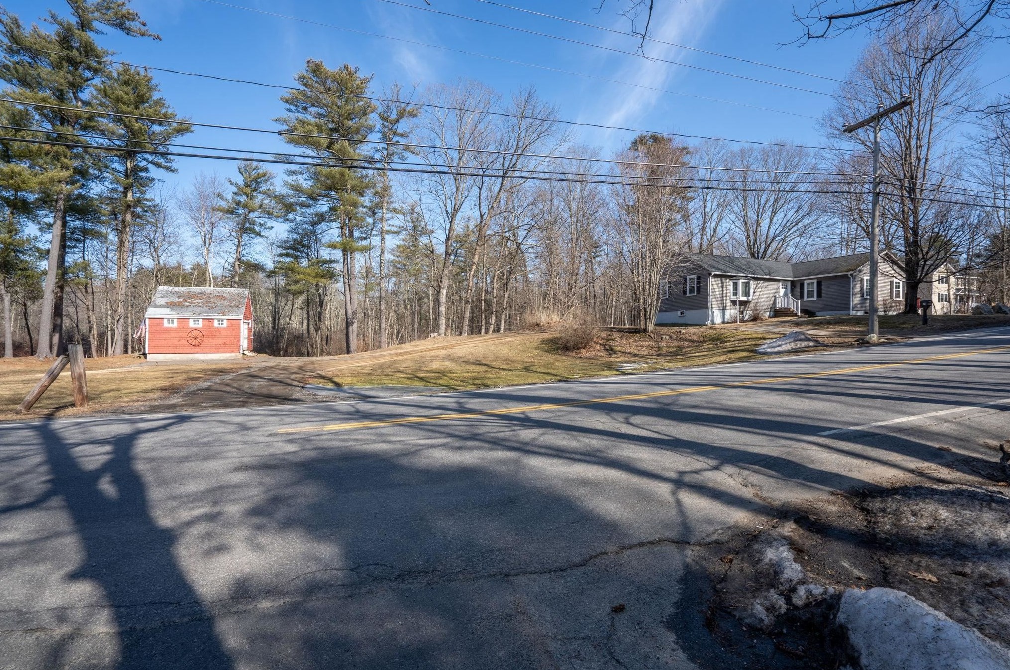 280 Main St, Danville NH  03819-3239 exterior