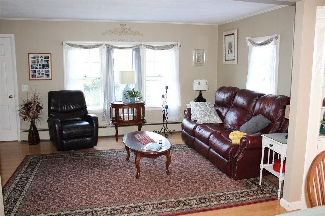 1 Harmony Ln, Unity NH  03743-5717 exterior