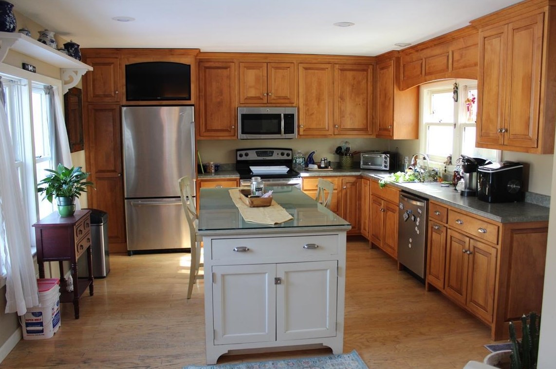 1 Harmony Ln, Unity NH  03743-5717 exterior