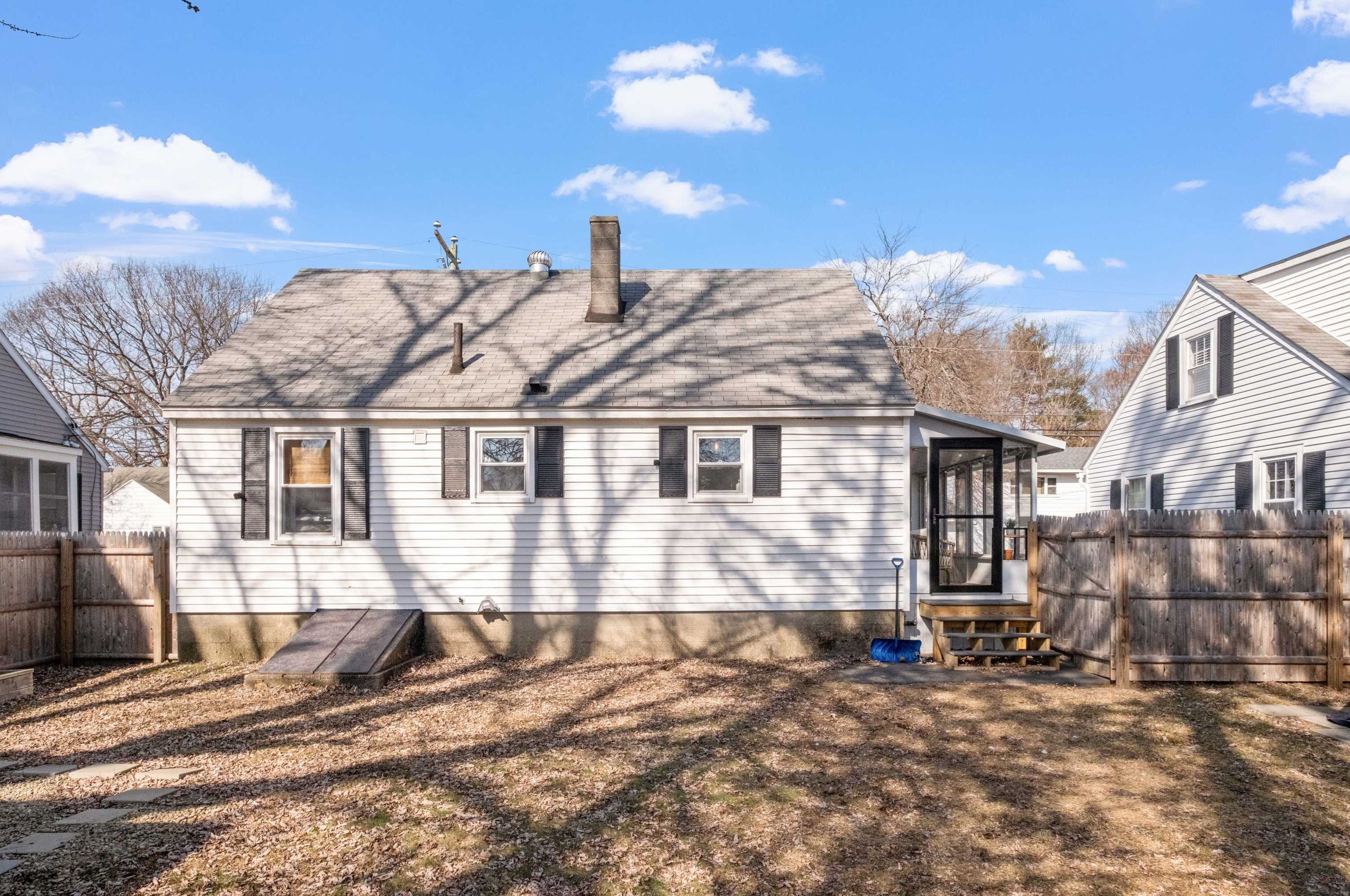 78 Armand Ave, Manchester NH  03103-6503 exterior